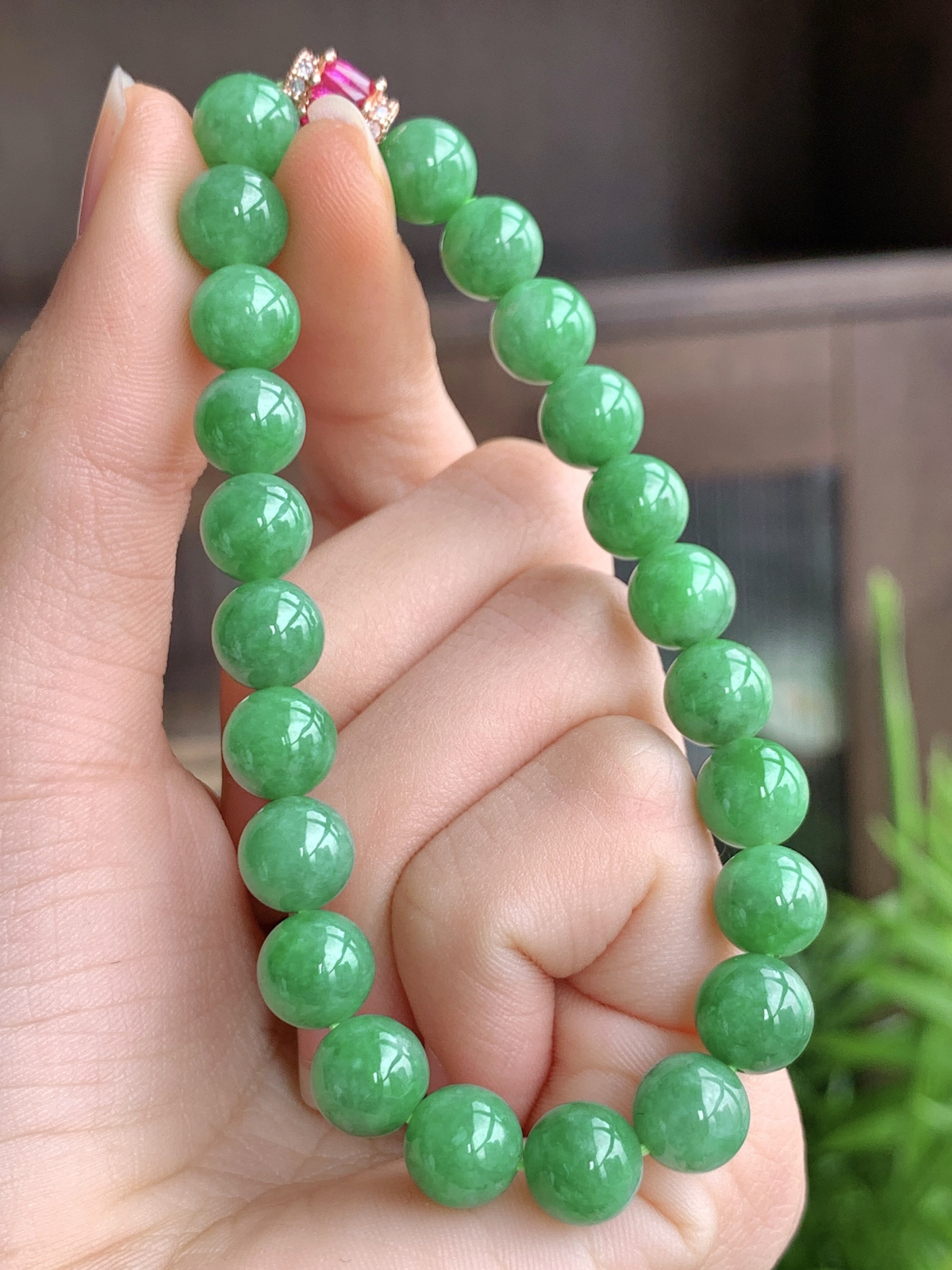 【珠子】冰阳绿手串圆珠子手串
【说明】缅料 性价比高  
【尺寸】8mm..