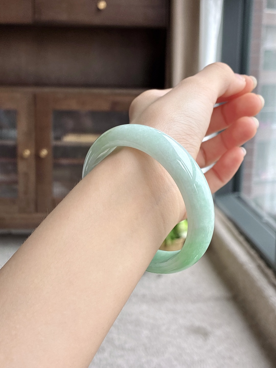 正圈 圈口56.1-13.5-7.2飘绿花 冰飘花 绿带绕腕 种老细腻 缅甸A货 无裂