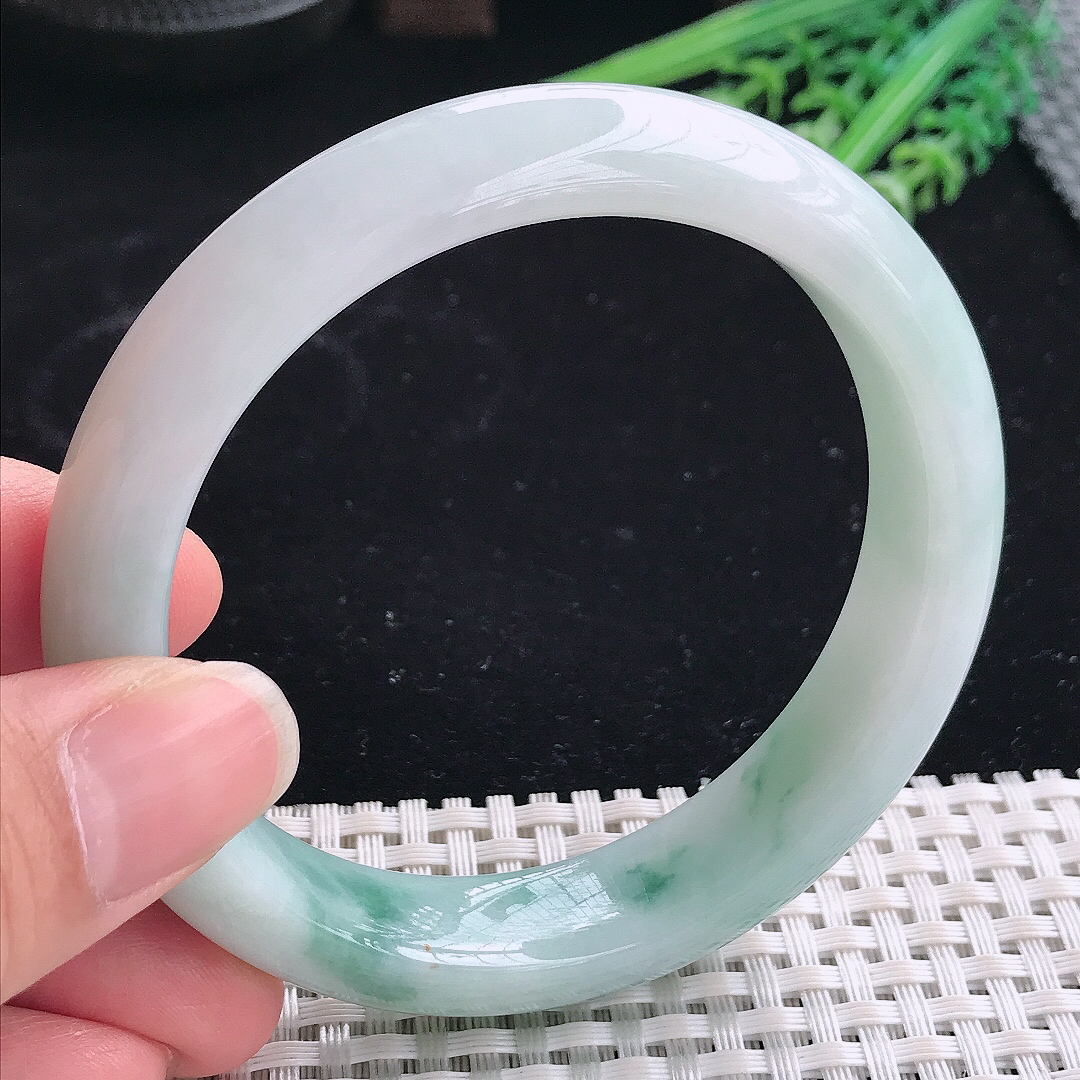 实拍A货翡翠60.5/13.6/9大圈口老坑精美温润飘花手镯翡翠宽边玉镯平安镯美人镯