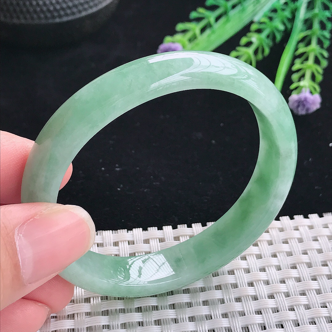 实拍A货翡翠53.5/47.5/12.2/6.8老坑精美温润满绿贵妃手镯翡翠宽边玉镯平安镯