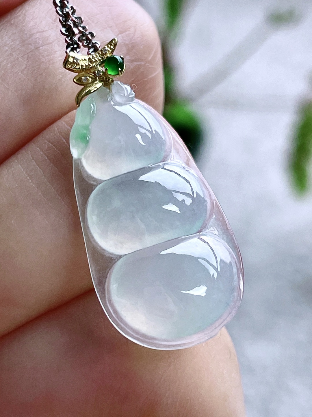 【镶嵌】冰飘花豆子飘花福豆吊坠 【说明】缅料 18k金镶嵌 无裂 性比高 【整体】32.3 【裸石】