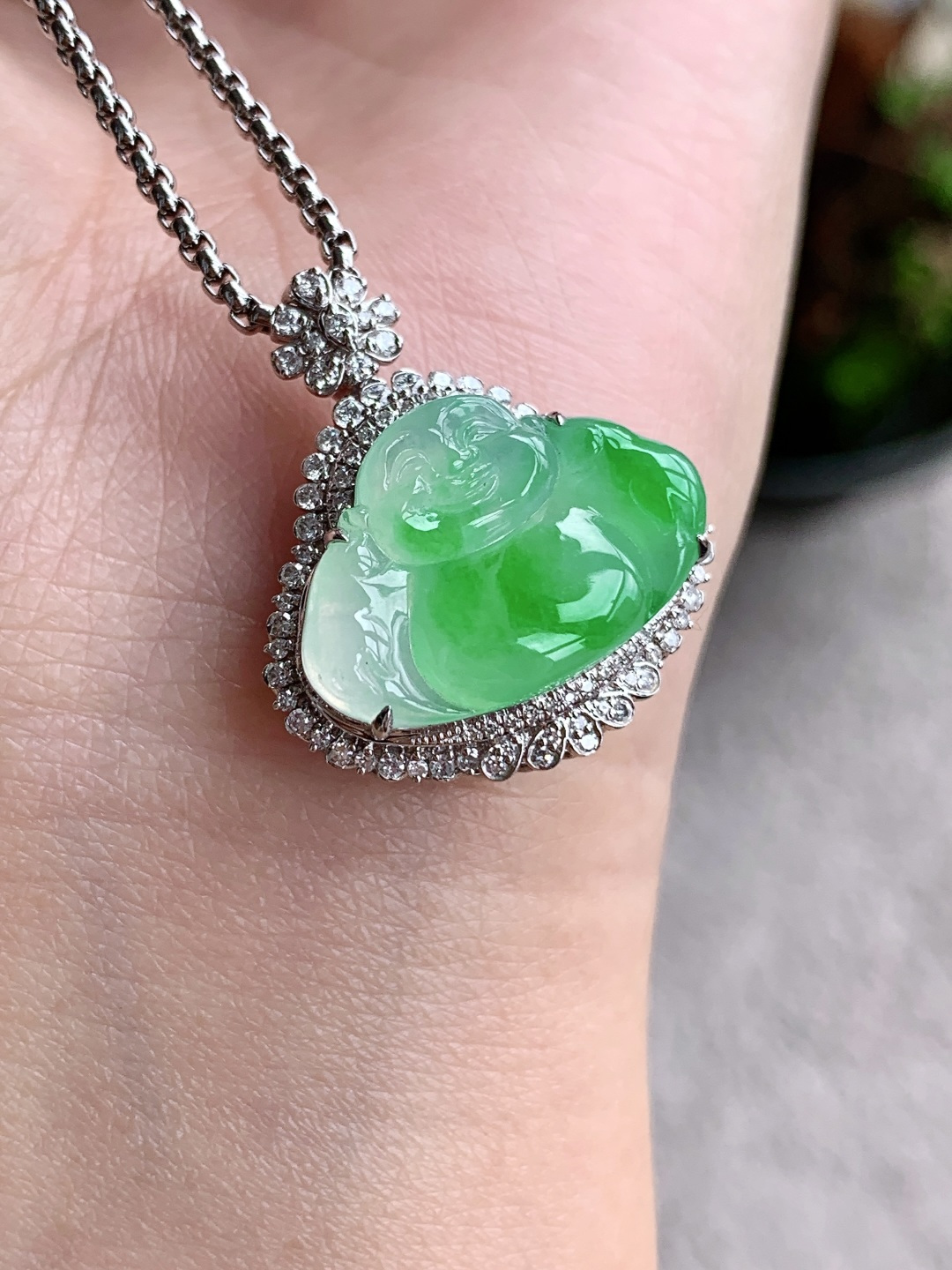 高冰飘绿花佛公吊坠，缅料，18k金镶嵌，无裂，性比高，飘花，25.8-22.2-10.7，13.6-19.6-3，5.7克