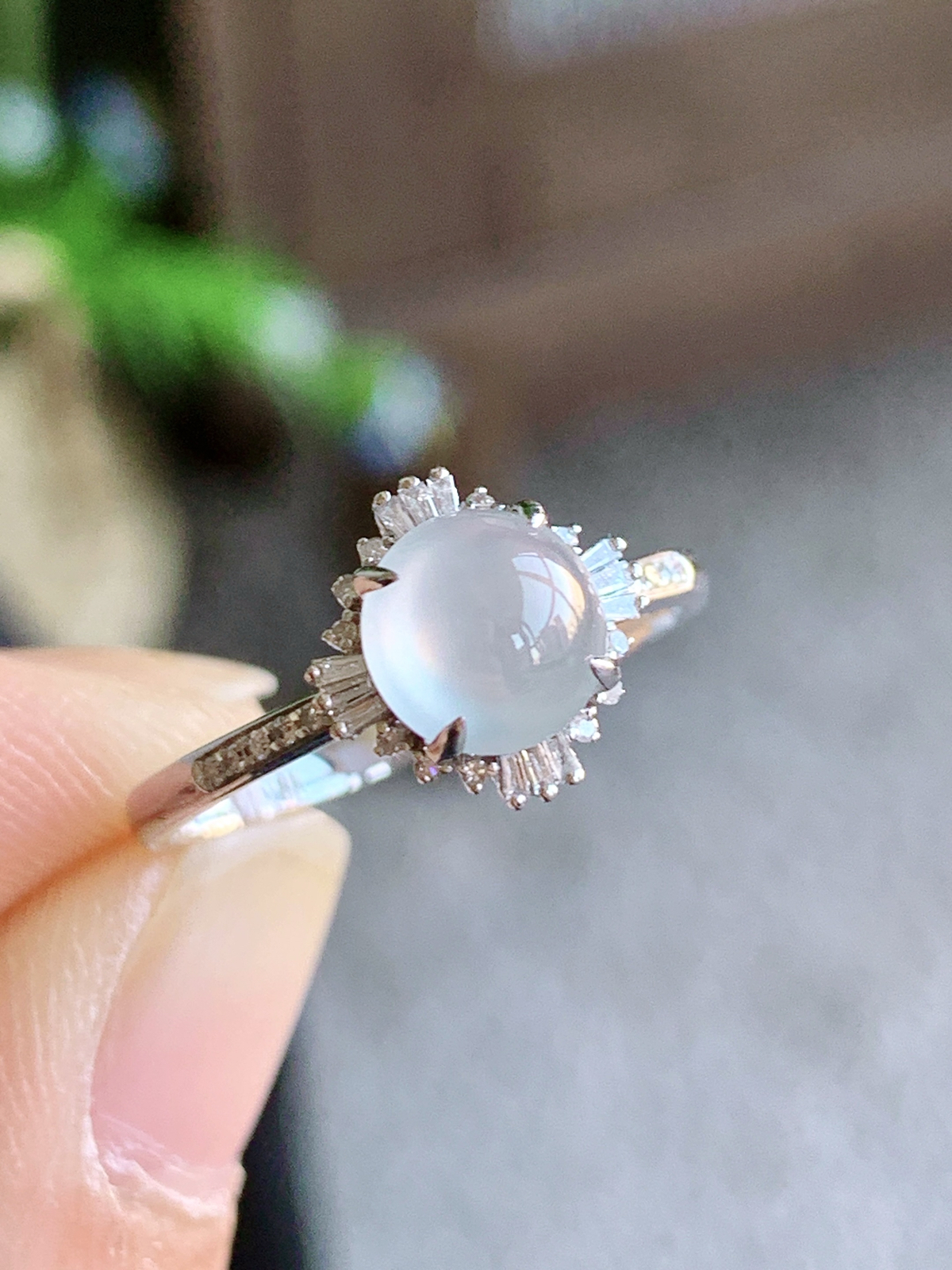 【镶嵌】高冰蛋面戒指
【说明】缅料 18k金镶嵌 性价比高  
【整体】9.7-9.6-7.5
【