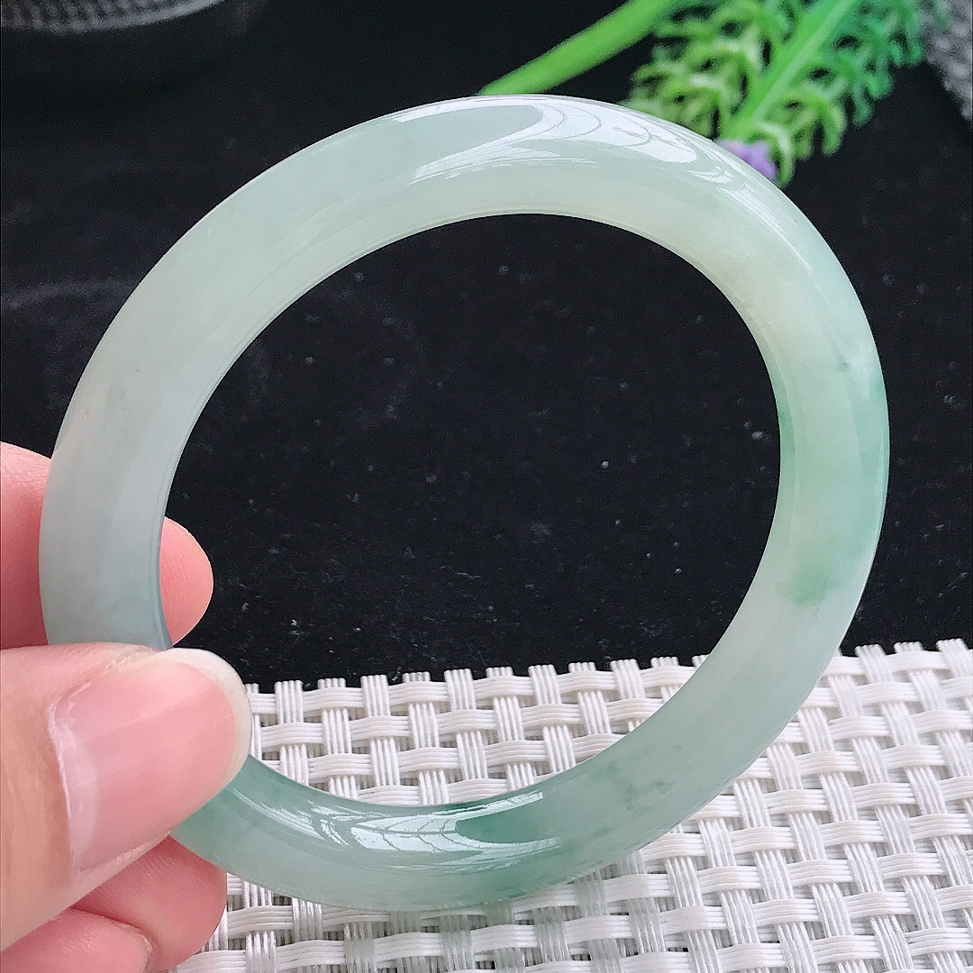 实拍A货翡翠53.5/8.9/9老坑冰胶果冻冰飘花圆条玉镯平安镯美人镯