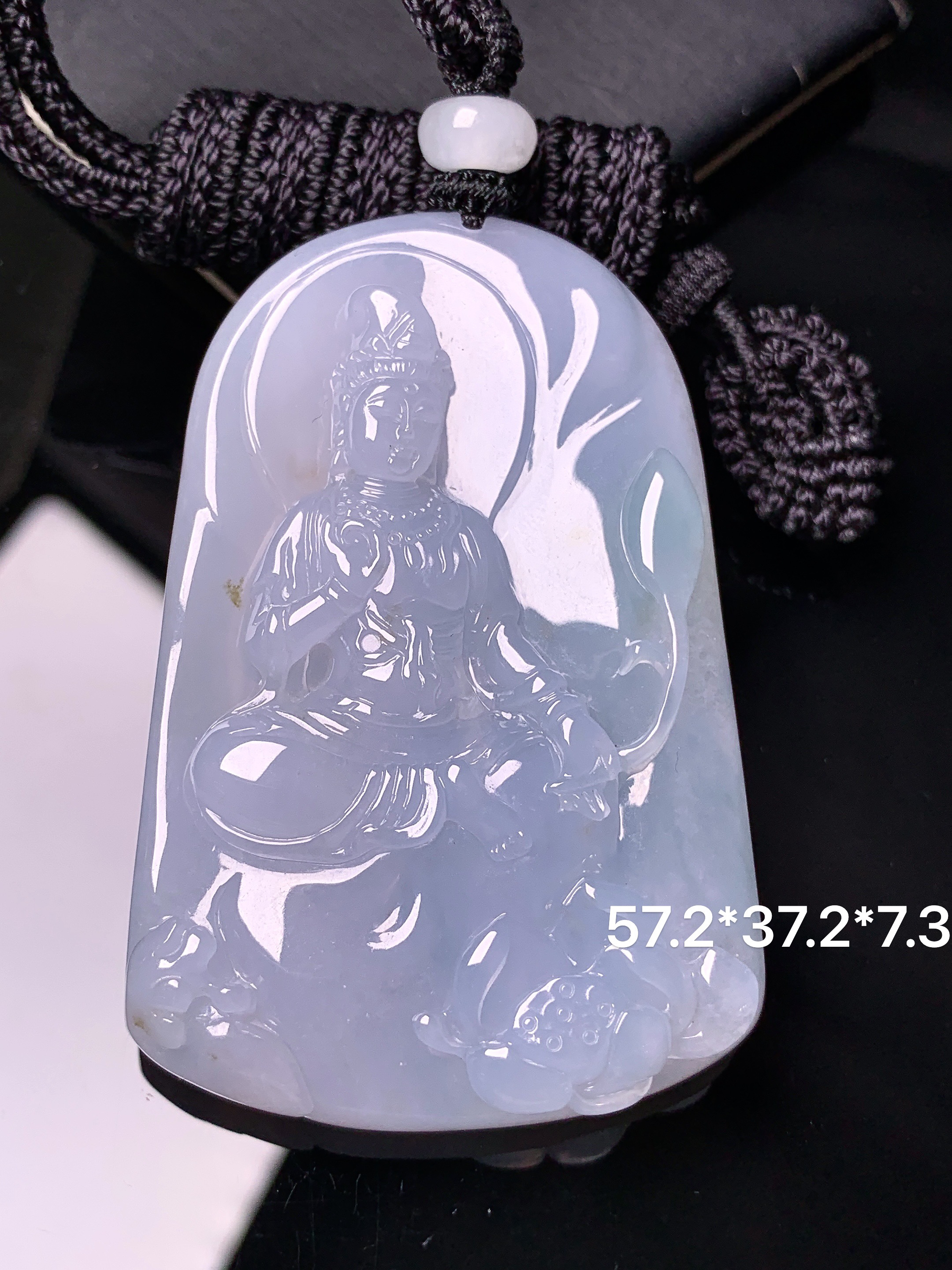冰种观音菩萨吊坠 玉质细腻 色泽艳丽清新 水润亮眼 整体尺寸57.2*37.2*7.3L1