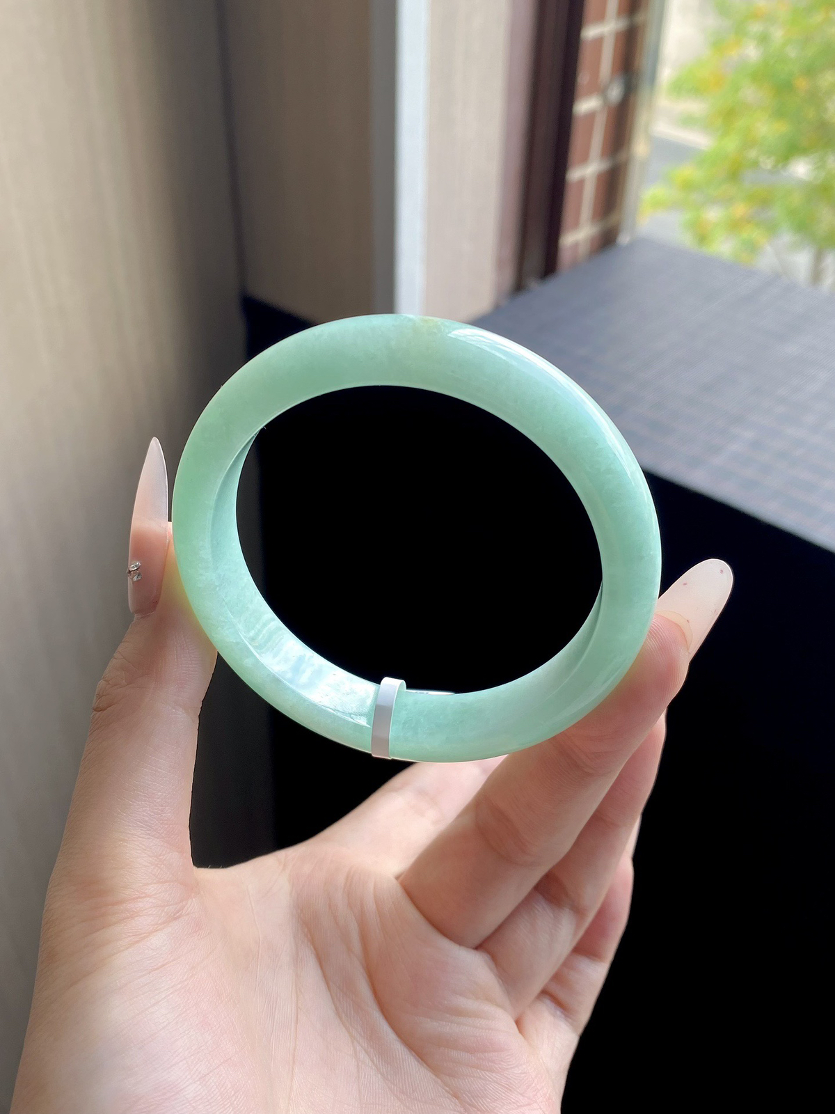 正圈59圈口，翡翠糯化种甜绿色手镯