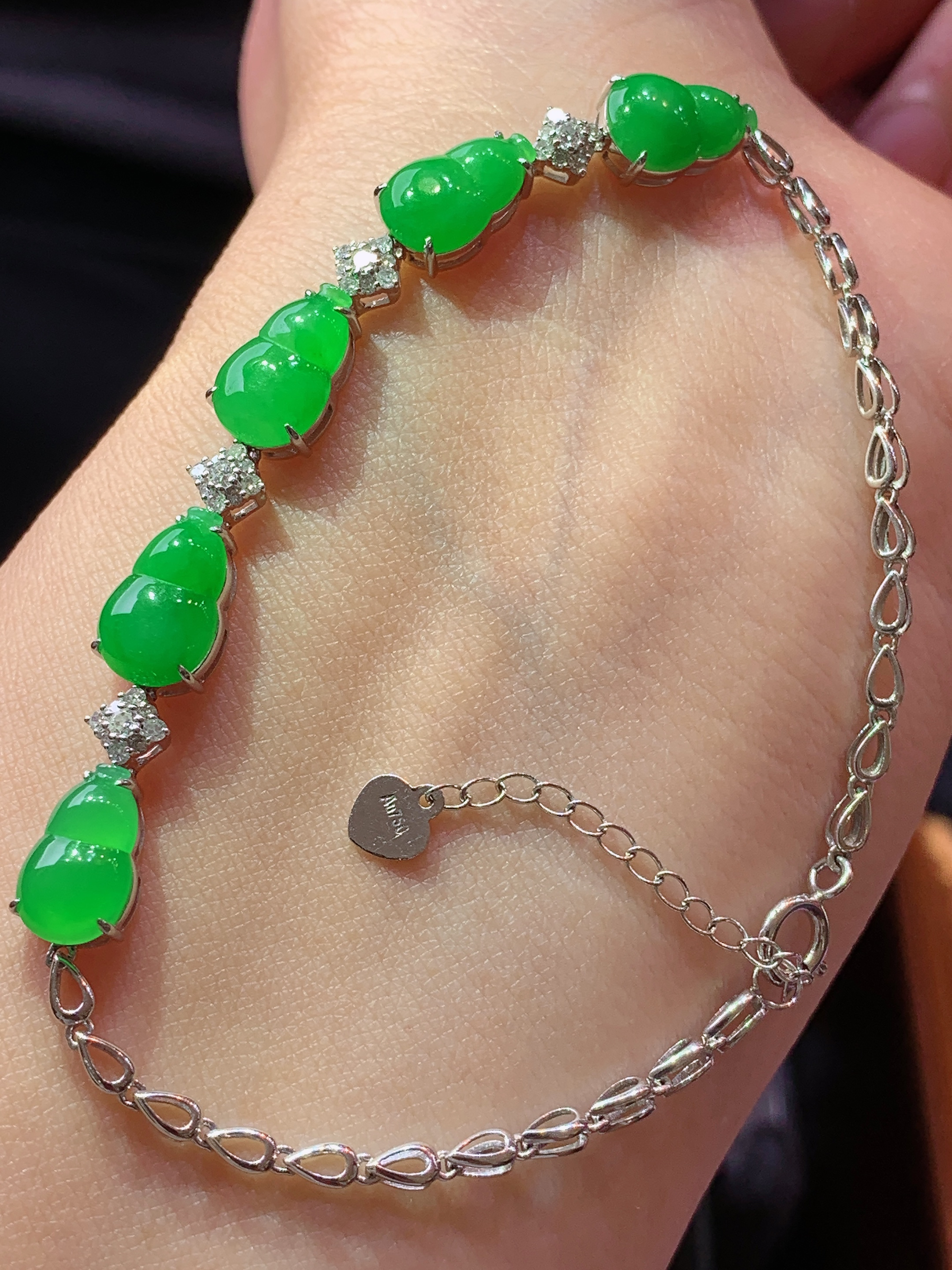 18k金钻镶嵌满绿葫芦手链 玉质细腻 色泽艳丽清新 水润亮眼 整体尺寸170*6.8*4.5h1
