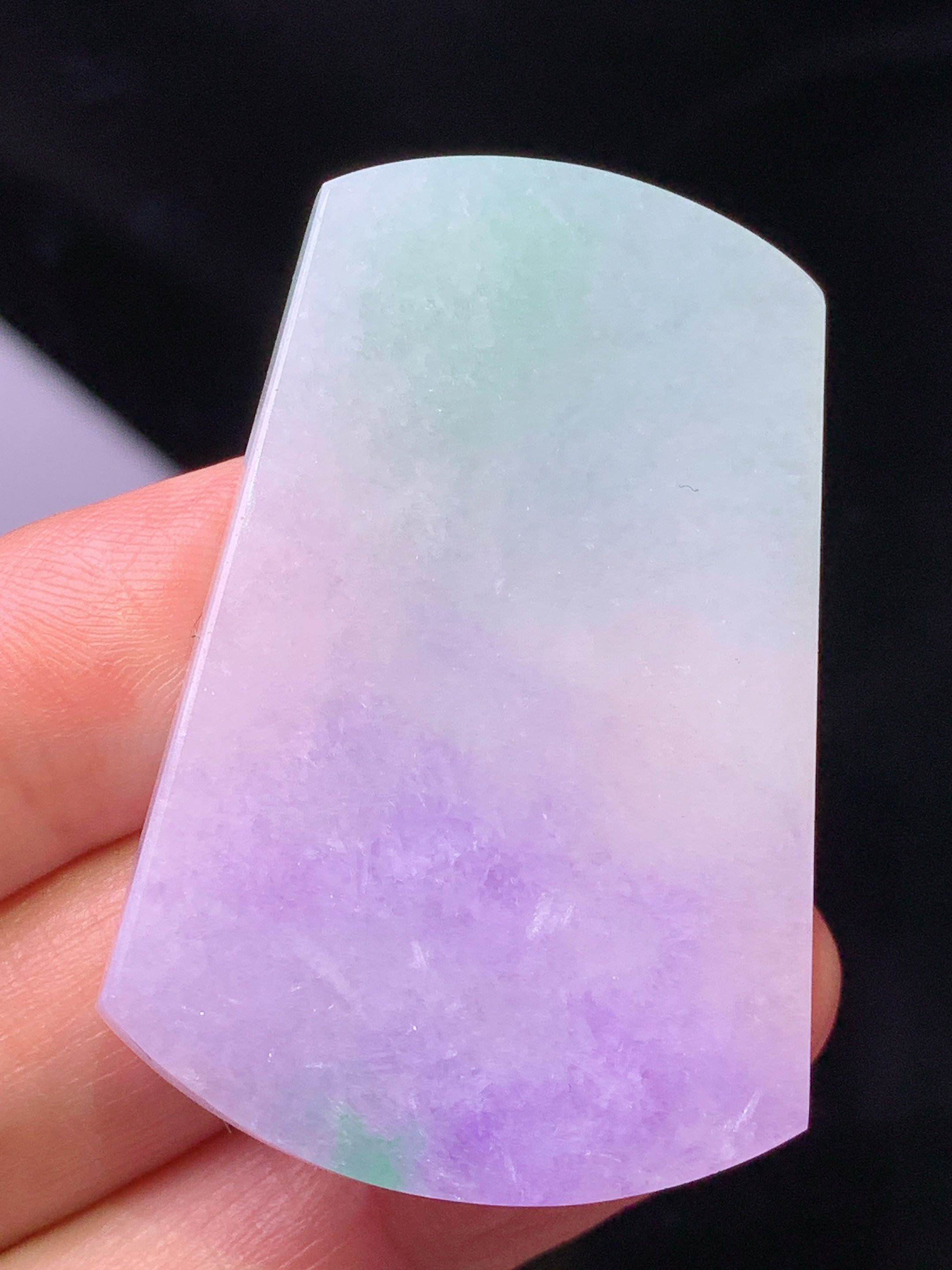 镶嵌款 紫罗兰无事牌吊坠 玉质细腻 色泽艳丽清新 水润亮眼 整体尺寸45.6*30.6*3.5m2