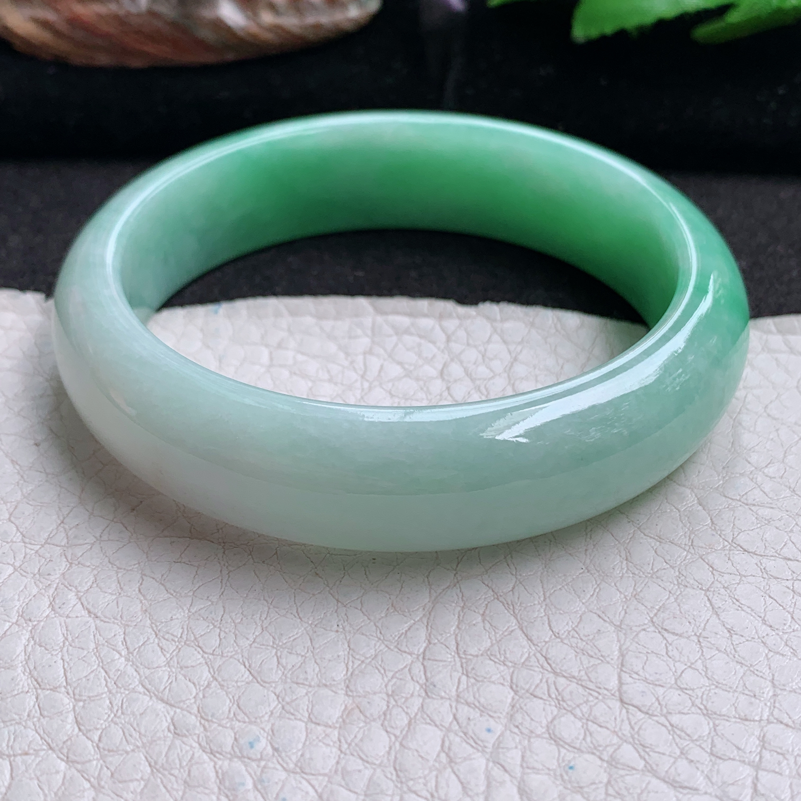 js实拍58.5*15.3*8招财镯 天然缅甸翡翠a货手镯半山水正圈玉镯子