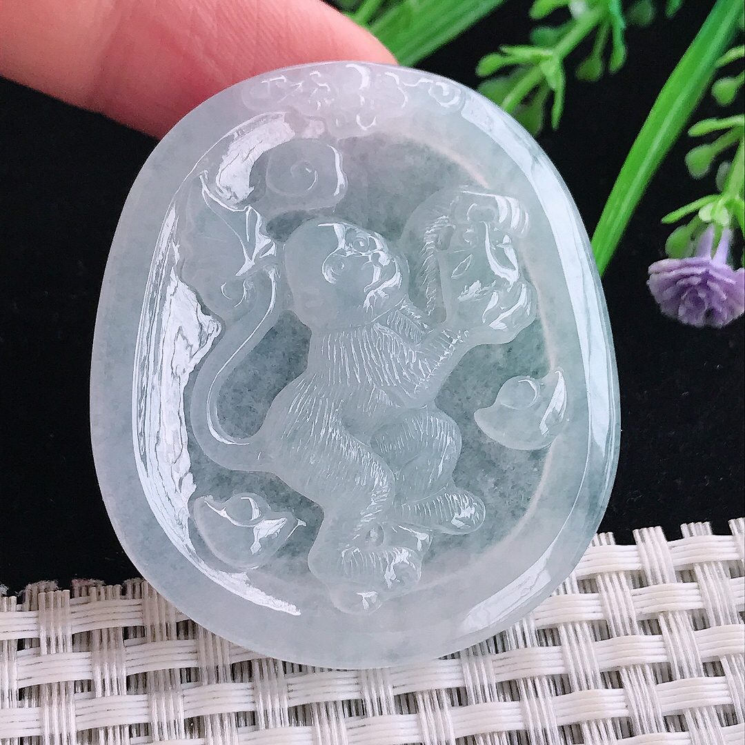 实拍A货翡翠49/42.8/5.2老坑冰透起胶生肖猴吊坠翡翠玉牌灵猴献寿
