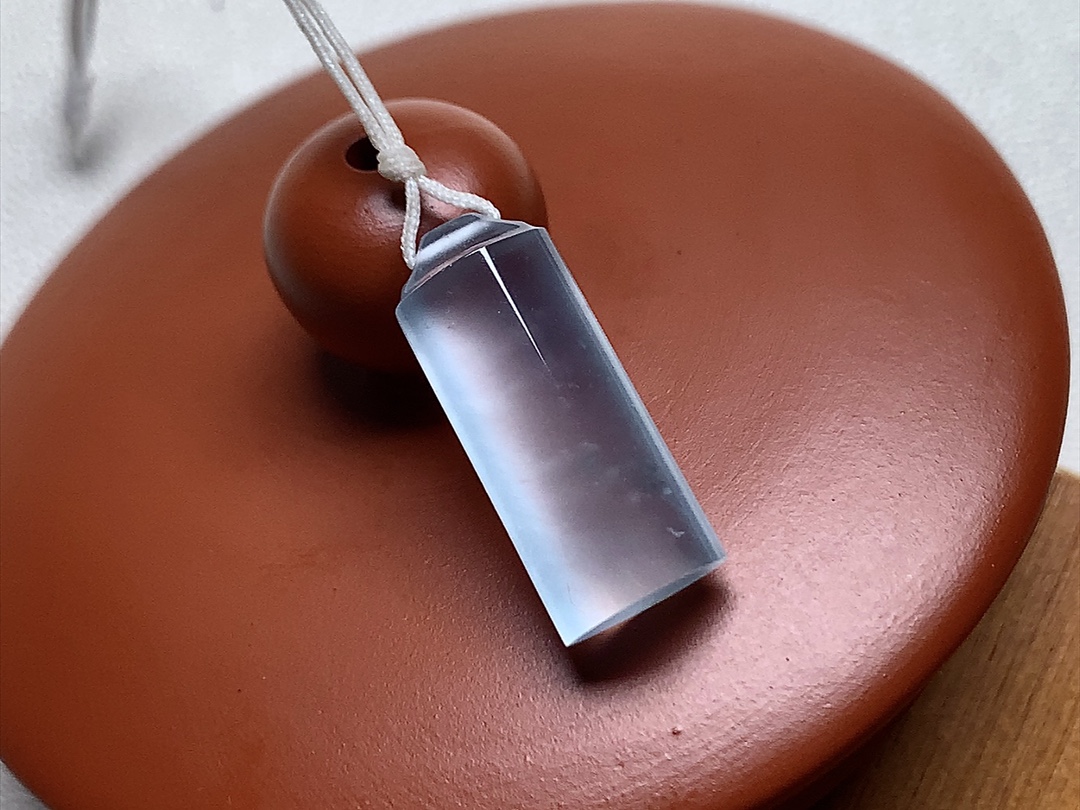 玻璃种素牌 行家货品质，冰透感十足，无裂，尺寸18*7.4*5.2