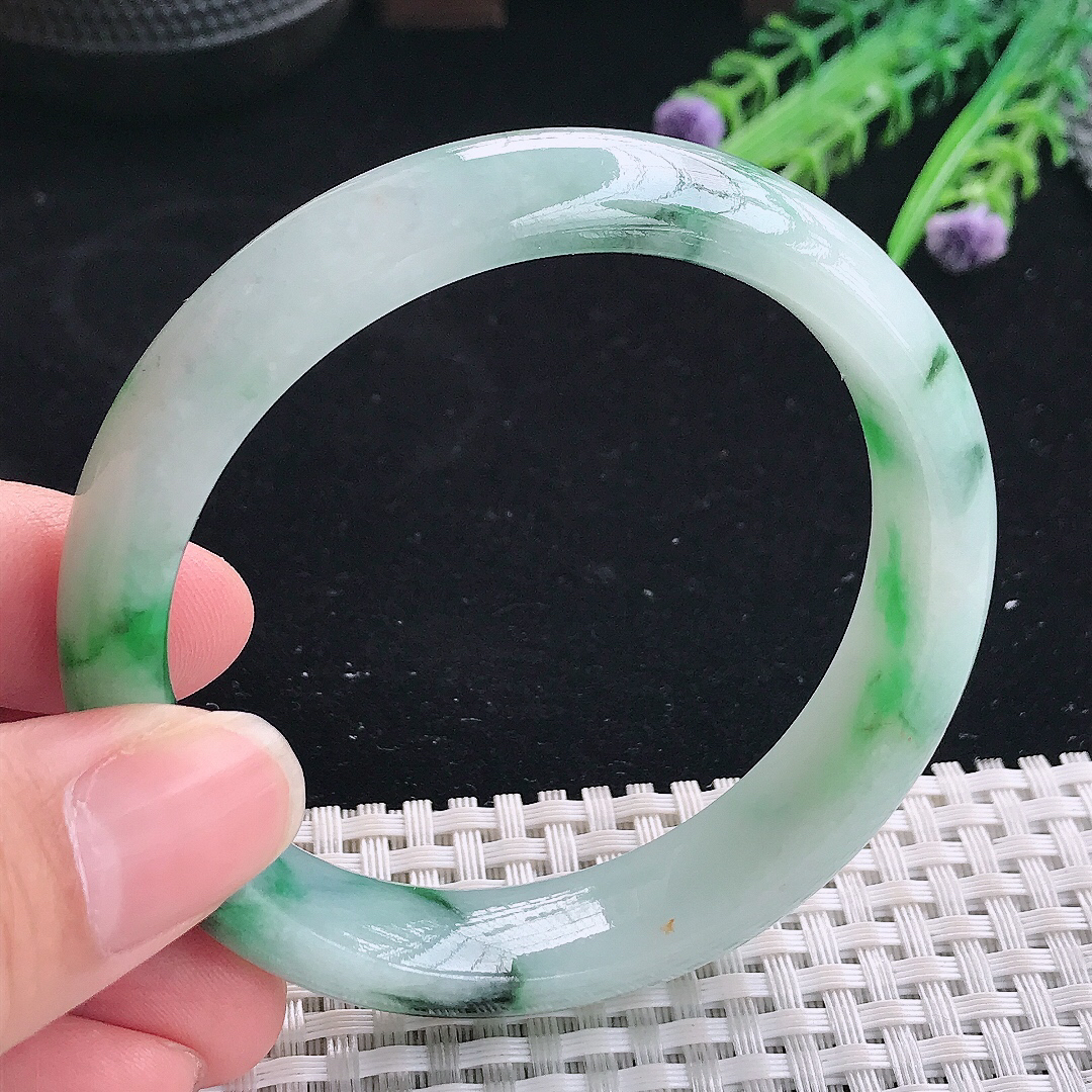 实拍A货翡翠57.5/13.6/8老坑精美冰润飘花手镯翡翠宽边玉镯平安镯美人镯