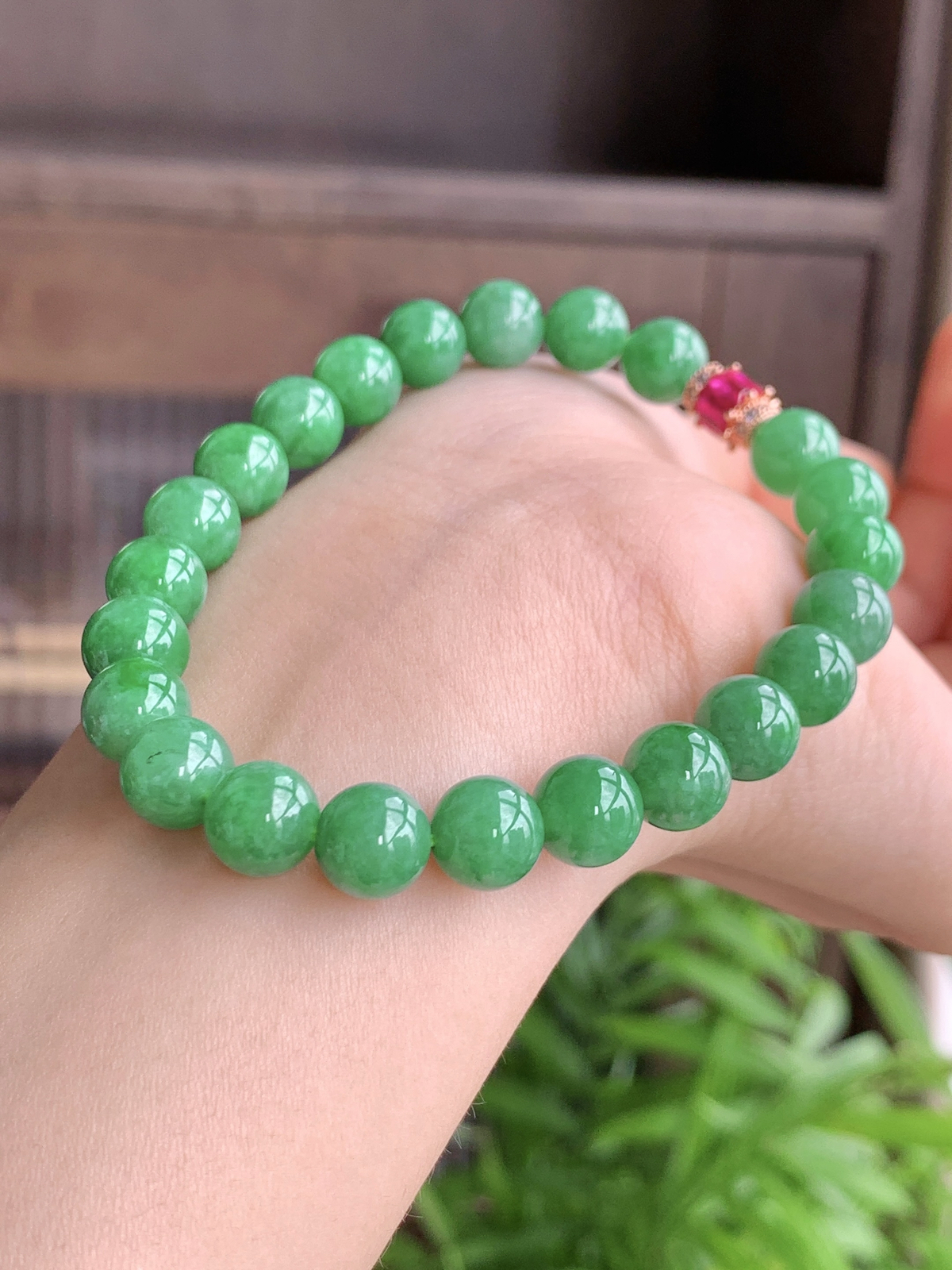 【珠子】冰阳绿手串圆珠子手串
【说明】缅料 性价比高  
【尺寸】8mm..