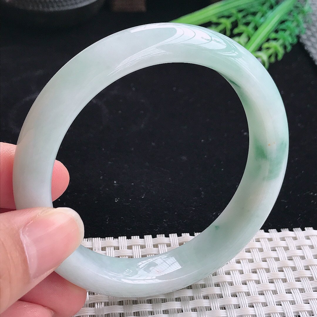 实拍A货翡翠60.5/13.6/9大圈口老坑精美温润飘花手镯翡翠宽边玉镯平安镯美人镯
