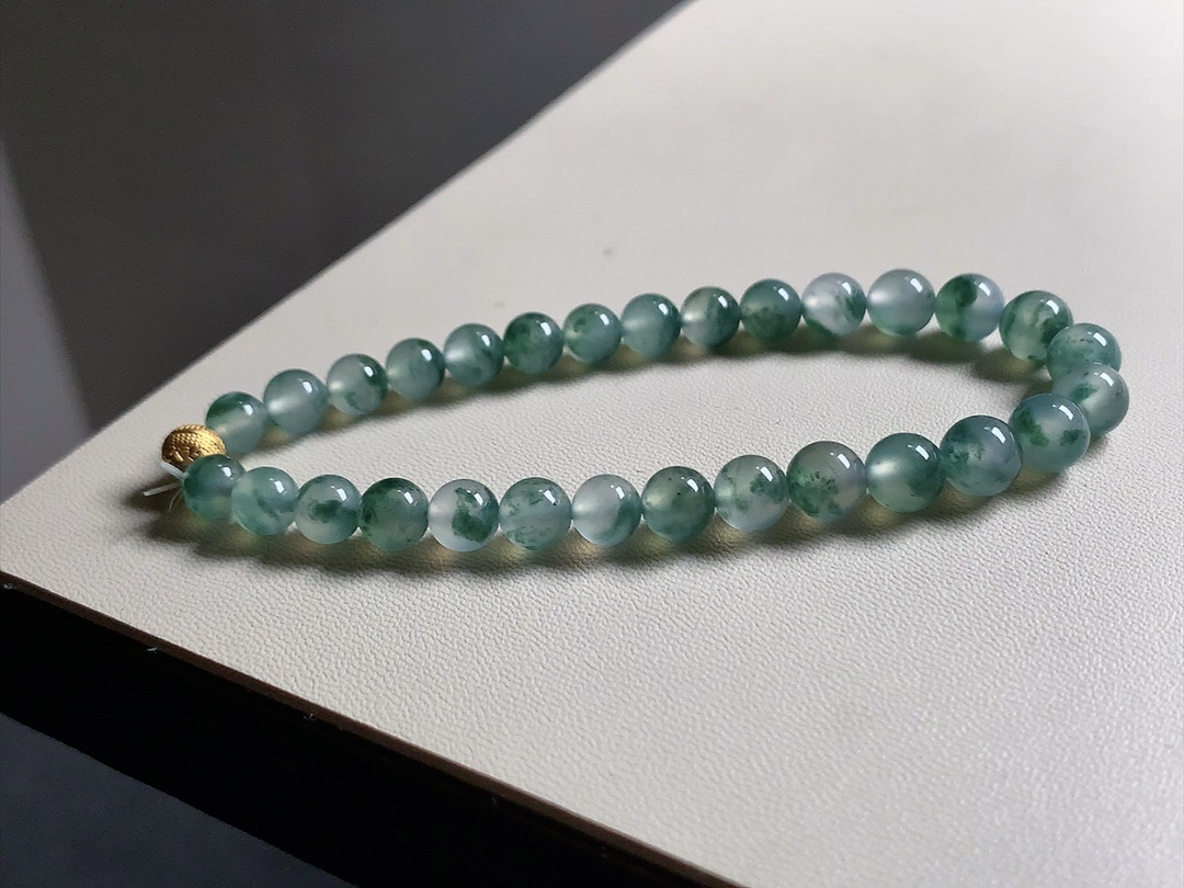 高冰飘花手串 飘花色泽漂亮，种水，无裂尺寸7、6.2 超值