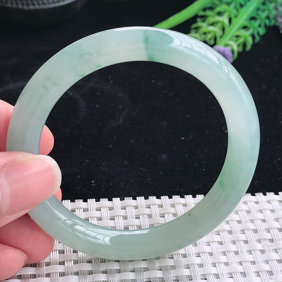 实拍A货翡翠53.5/8.9/9老坑冰胶果冻冰飘花圆条玉镯平安镯美人镯