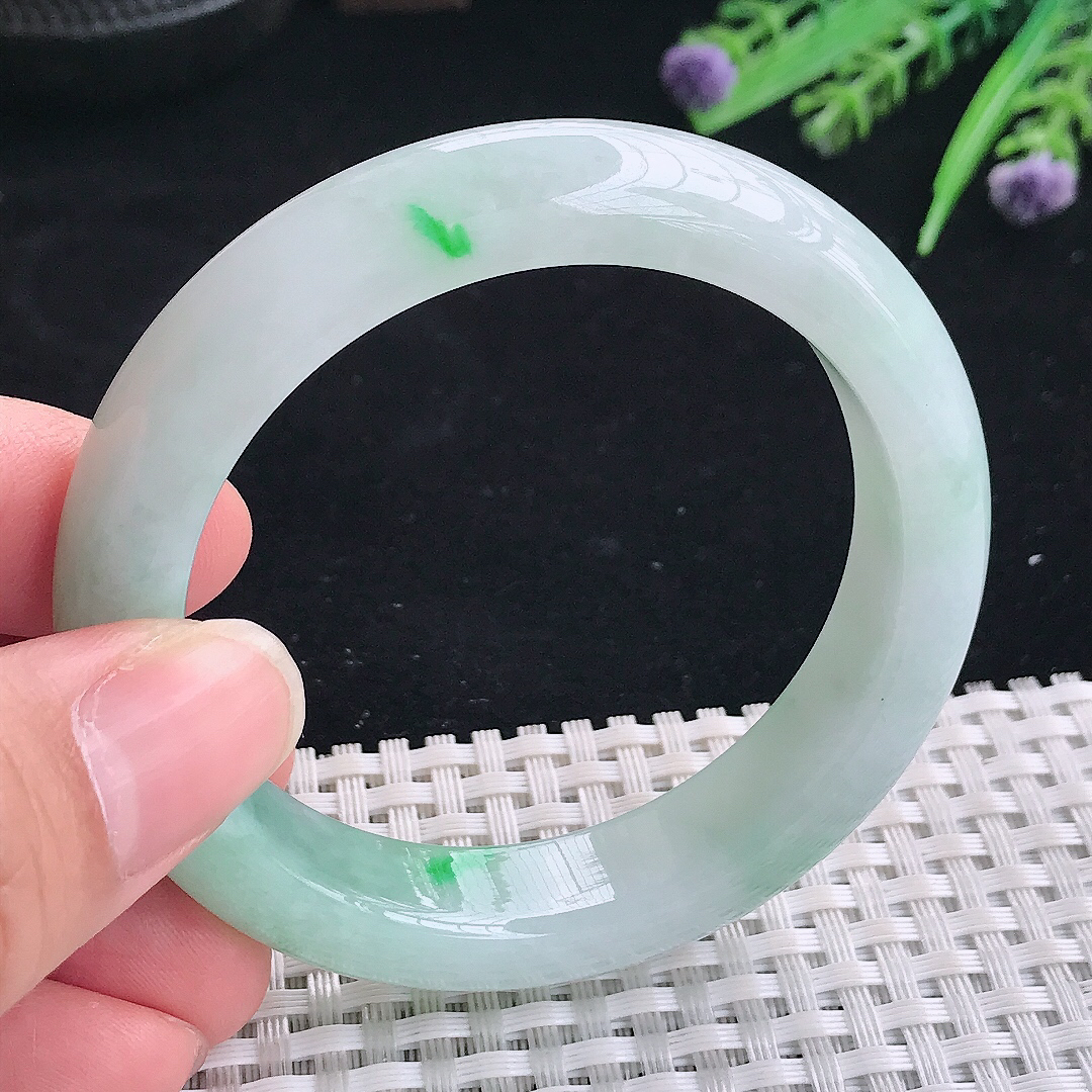 实拍A货翡翠53/12.5/8.8老坑冰胶水灵飘阳绿手镯翡翠宽边玉镯平安镯美人镯