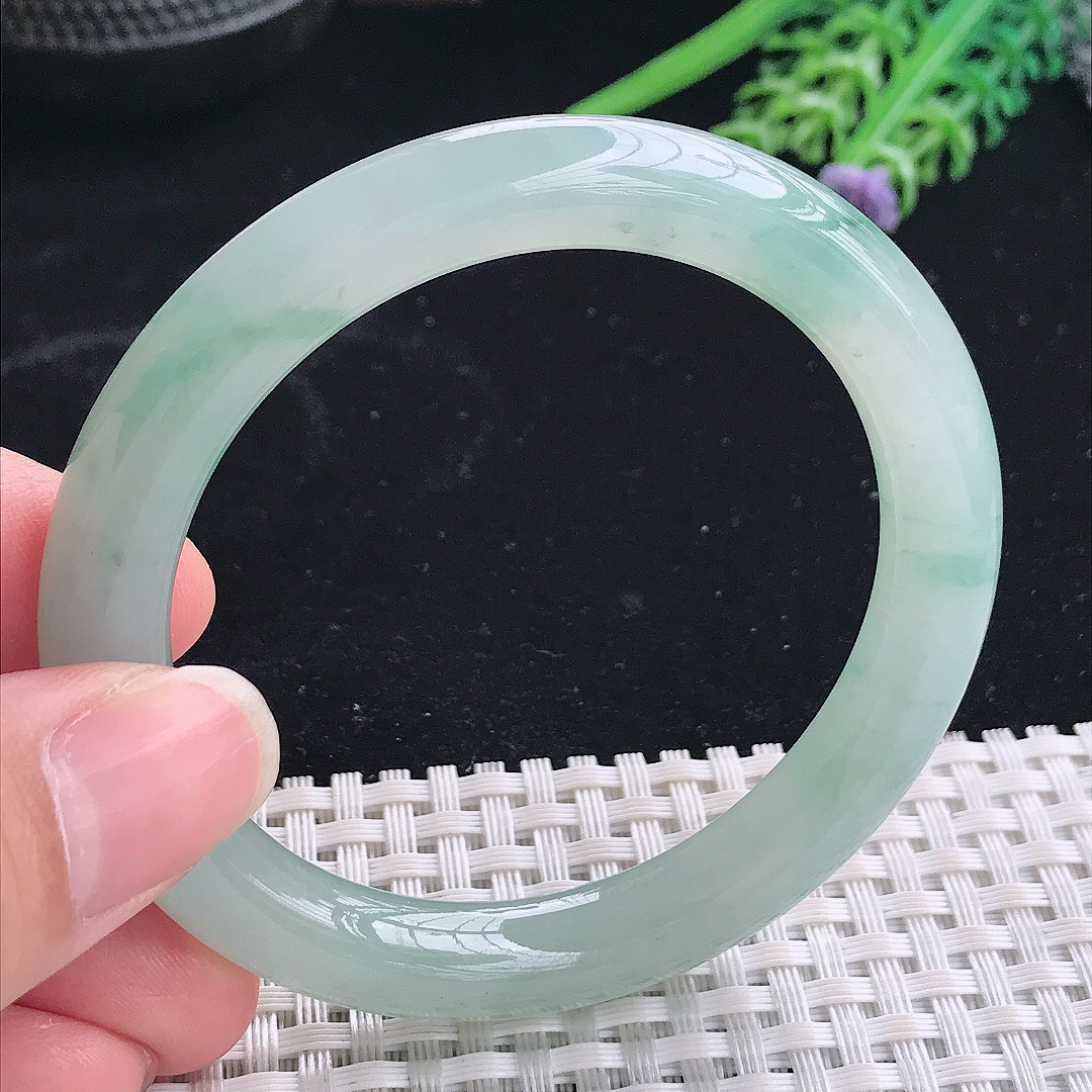 实拍A货翡翠53.5/8.9/9老坑冰胶果冻冰飘花圆条玉镯平安镯美人镯