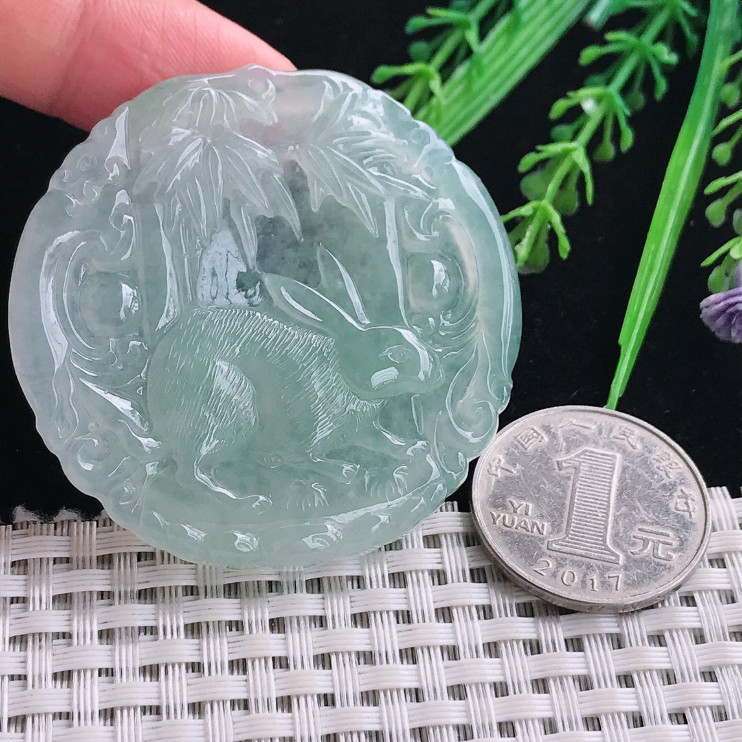 实拍A货翡翠51/52/5.5老坑冰胶果冻冰晴绿生肖兔吊坠翡翠玉兔牌