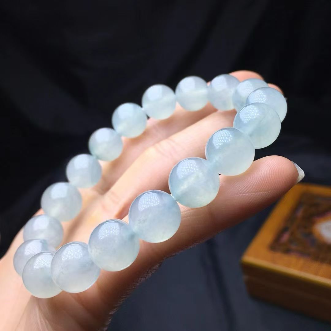冰种手串，卡11.9～11.5mm，18颗，种好，玉质细腻，均匀，通透，颗颗精选，实物更美