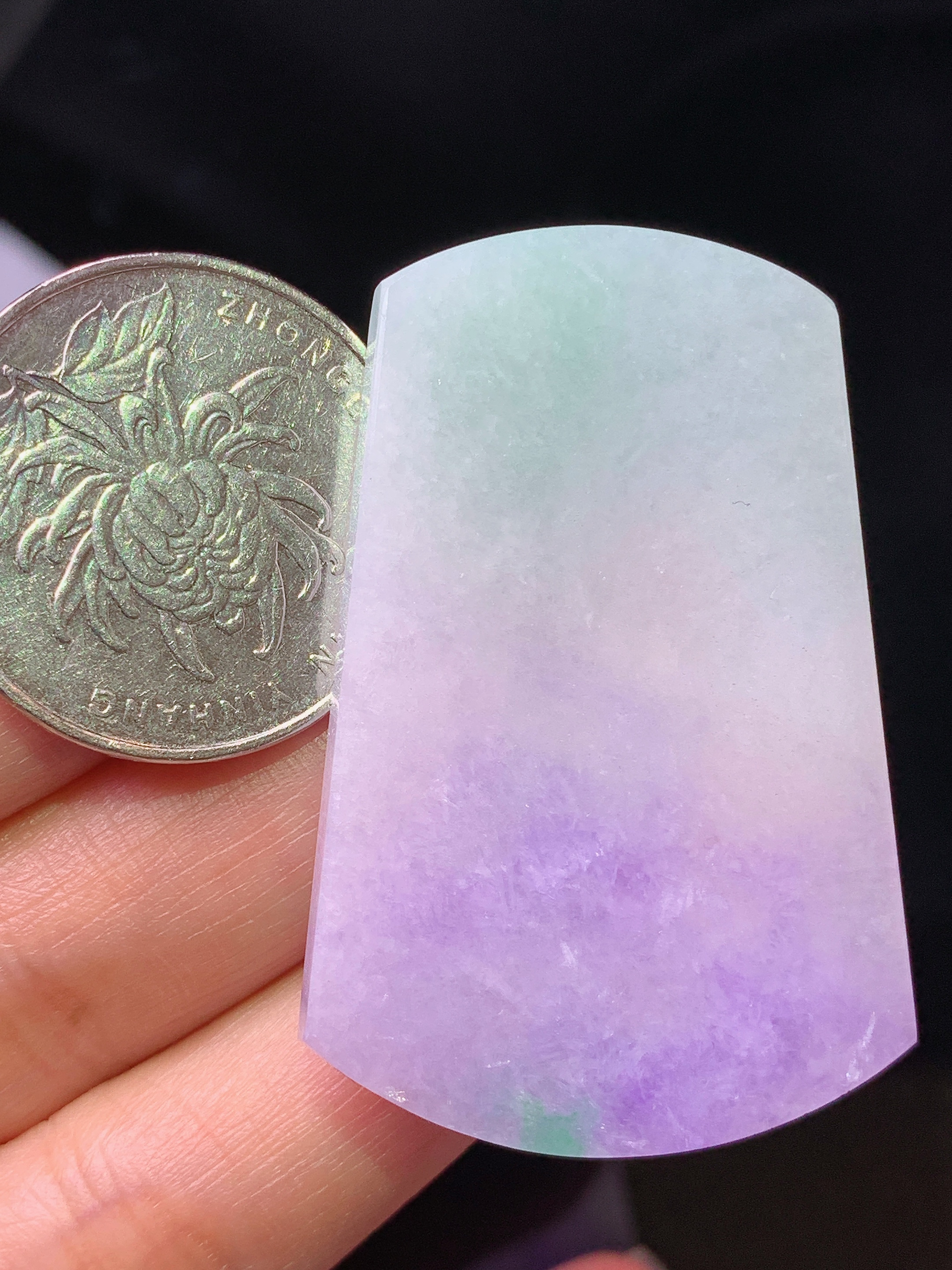 镶嵌款 紫罗兰无事牌吊坠 玉质细腻 色泽艳丽清新 水润亮眼 整体尺寸45.6*30.6*3.5m2