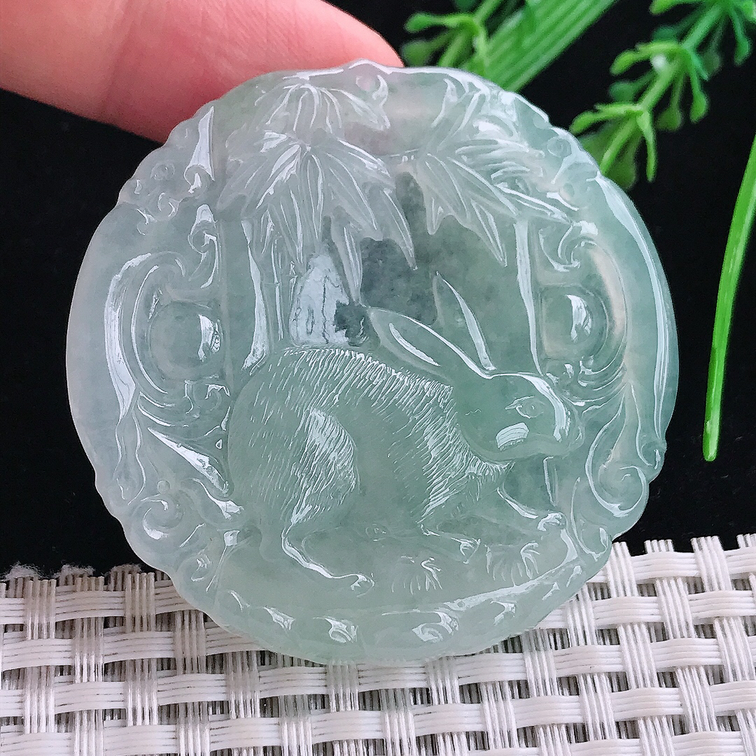 实拍A货翡翠51/52/5.5老坑冰胶果冻冰晴绿生肖兔吊坠翡翠玉兔牌
