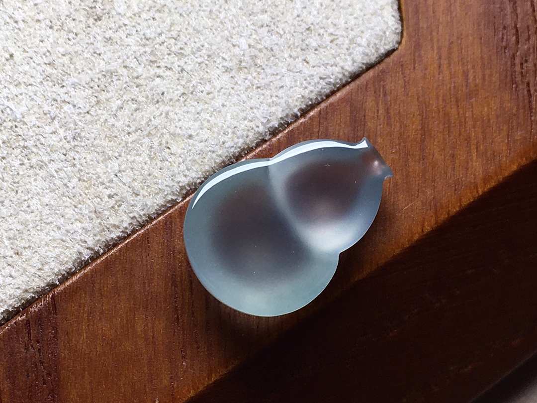 玻璃种葫芦 冰透感十足，起胶感，无裂尺寸15.4*10.7*5