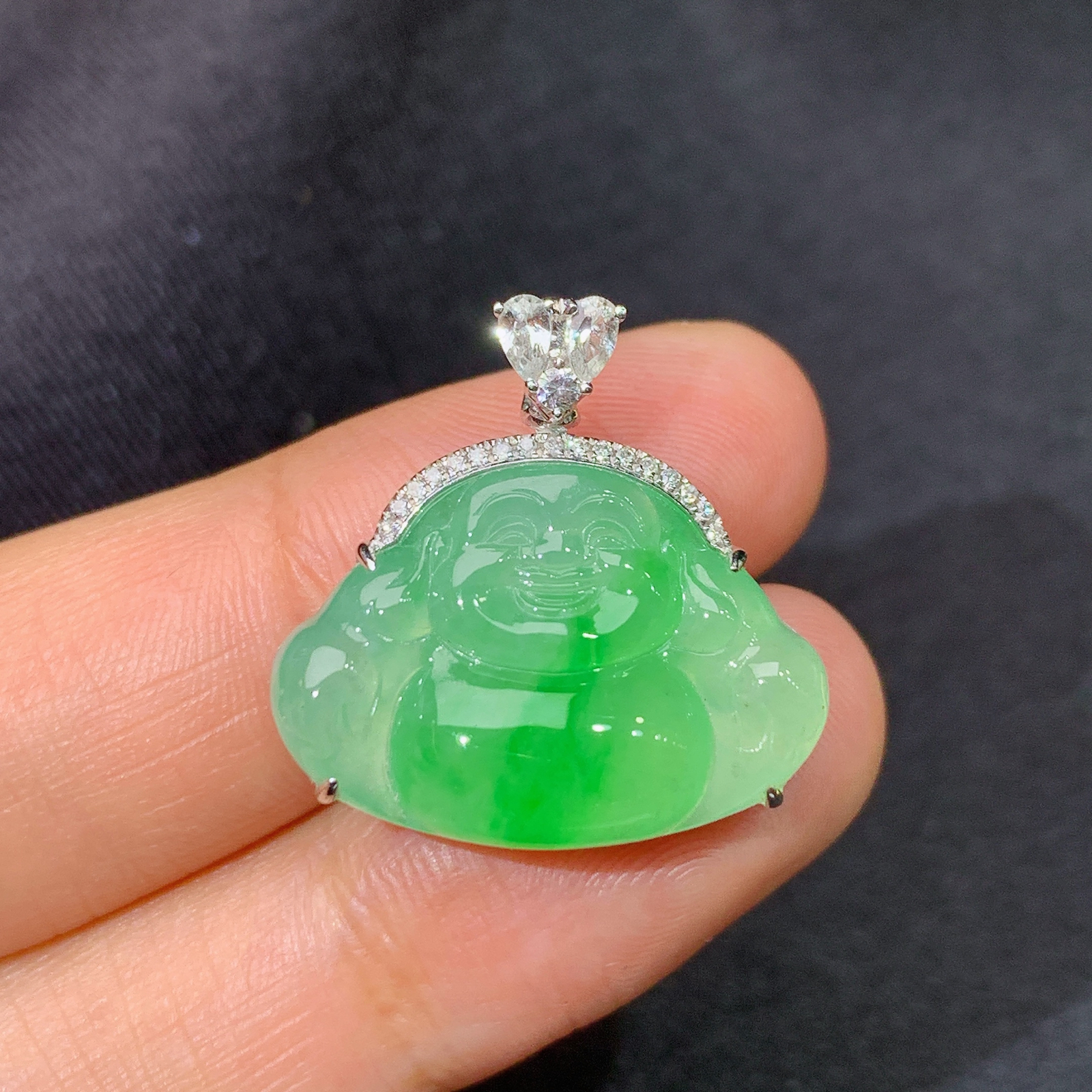 冰飘绿笑佛吊坠，18k金镶嵌，冰润细腻，品相好，种水足，Jj 尺寸21.2*21.4*7.8