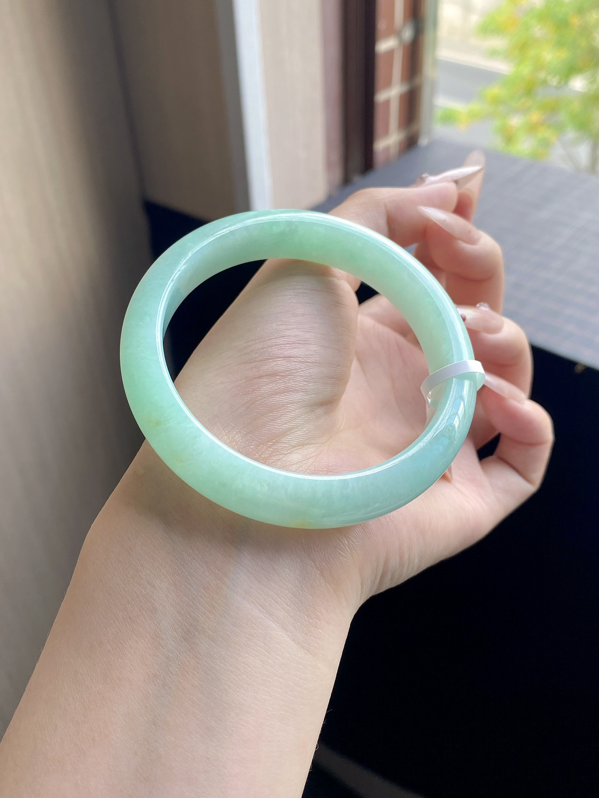 正圈59圈口，翡翠糯化种甜绿色手镯