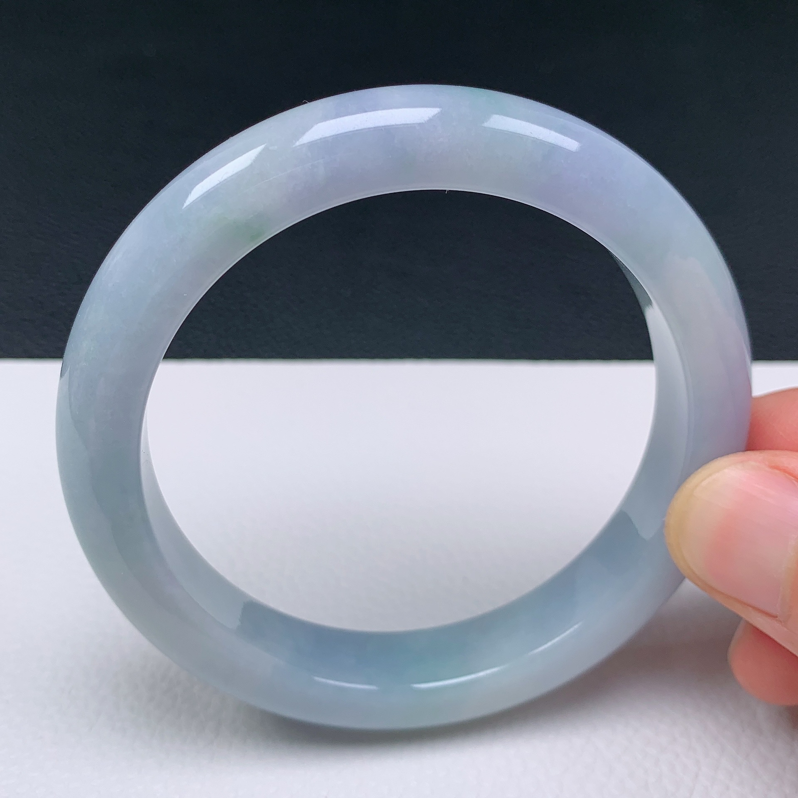 天然翡翠大圈口61-62老坑冰透紫罗兰手镯 玉质细腻 种水好 尺寸：61.6-12.3-9.3mm  M33