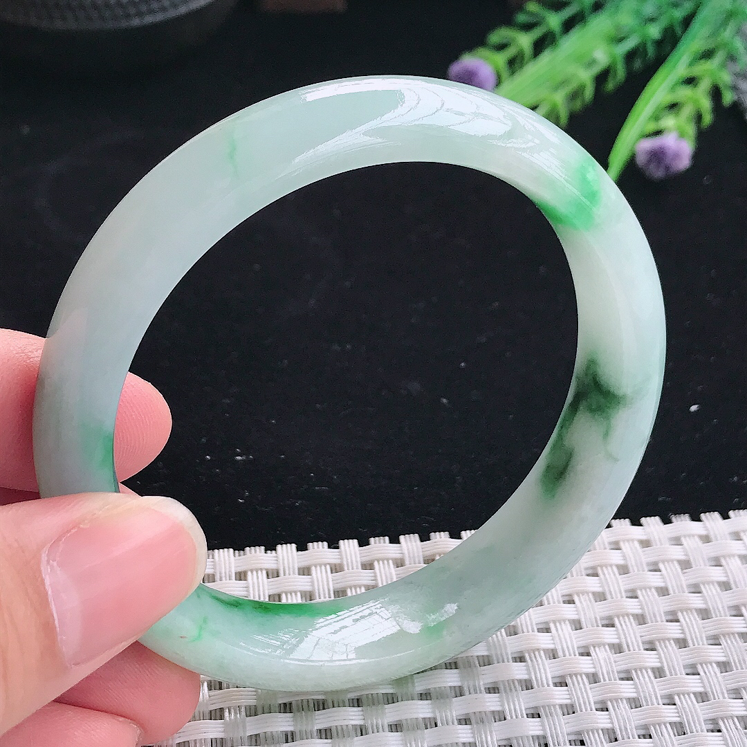 实拍A货翡翠57.5/13.6/8老坑精美冰润飘花手镯翡翠宽边玉镯平安镯美人镯