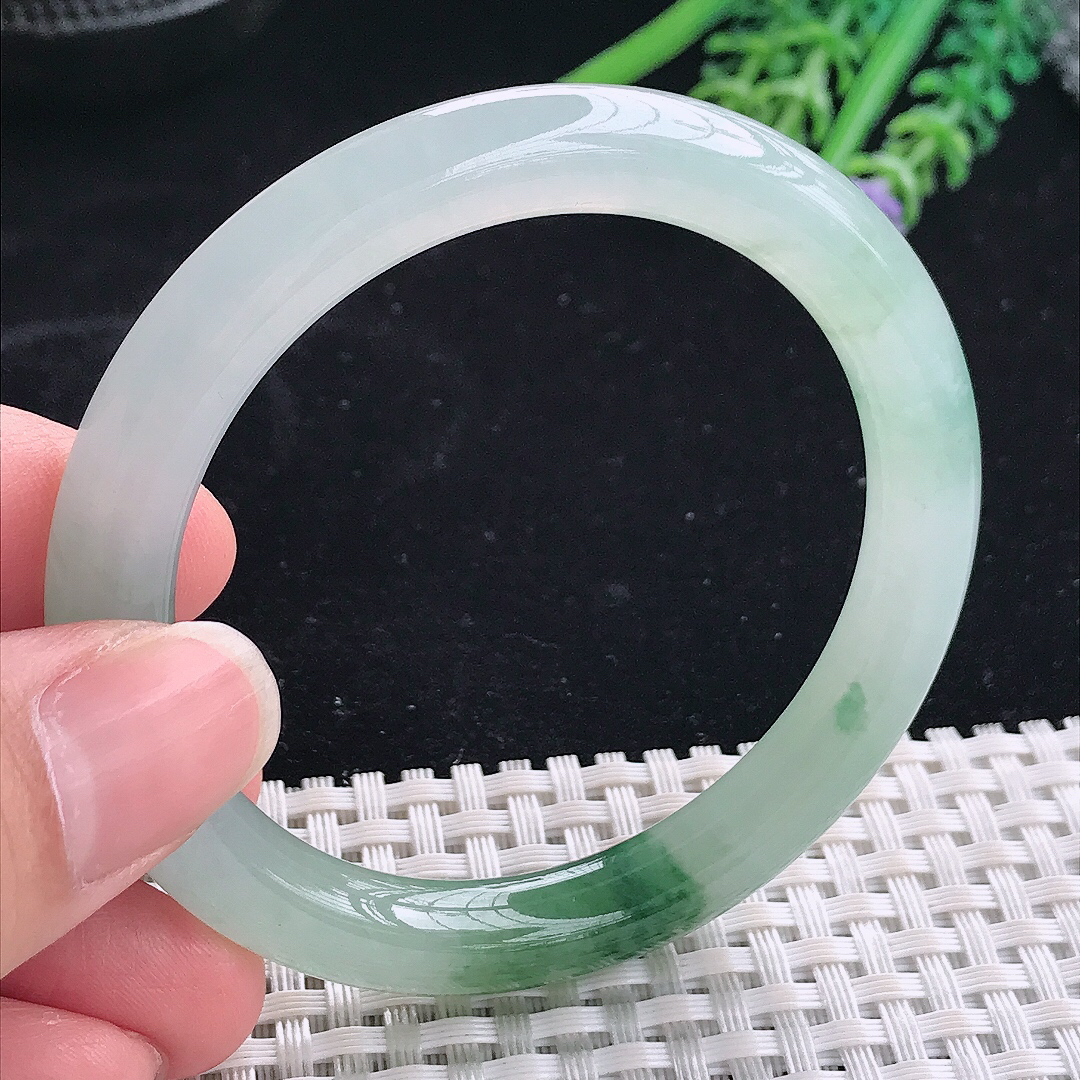 实拍A货翡翠52.8/8.4/8.6老坑冰胶水灵冰飘花圆条手镯翡翠玉镯平安镯美人镯