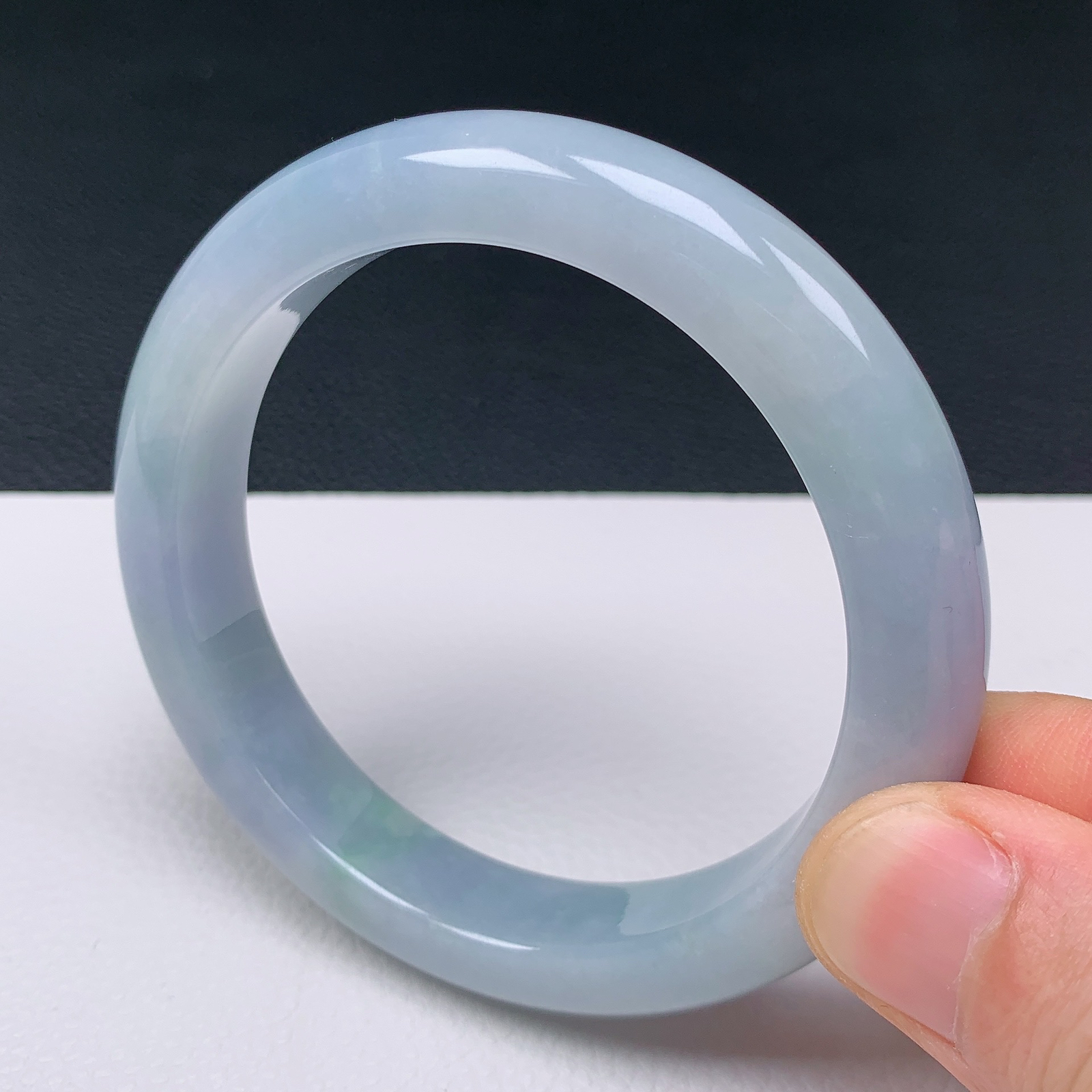 天然翡翠大圈口61-62老坑冰透紫罗兰手镯 玉质细腻 种水好 尺寸：61.6-12.3-9.3mm  M33