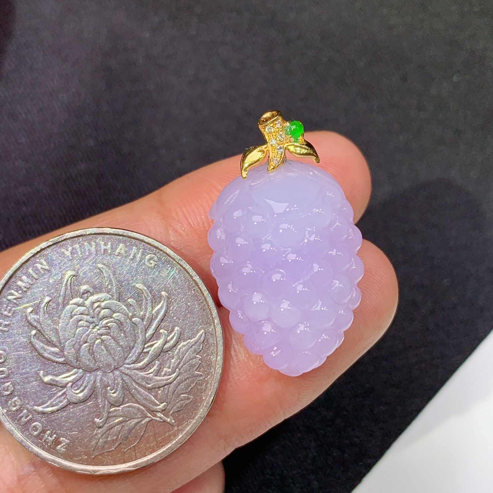 紫罗兰葡萄吊坠，18k金镶嵌，温润细腻，颜色鲜艳，M002 尺寸26.2*15*10