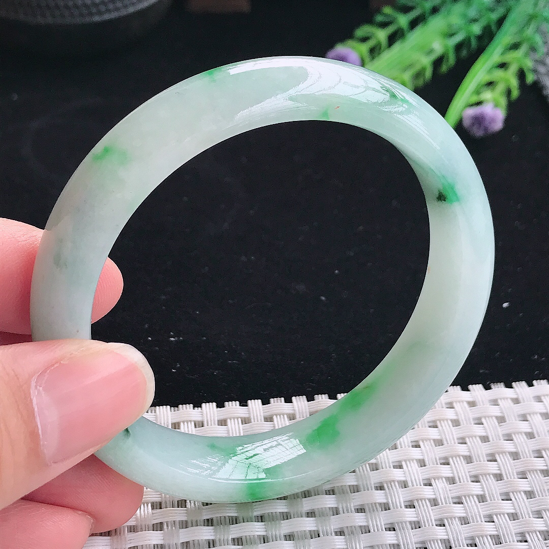 实拍A货翡翠57.5/13.6/8老坑精美冰润飘花手镯翡翠宽边玉镯平安镯美人镯