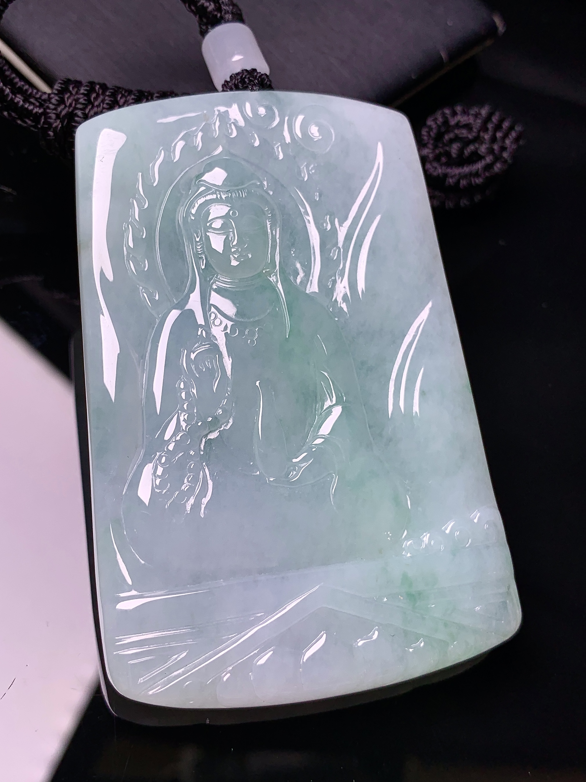 冰种观音菩萨吊坠 玉质细腻 色泽艳丽清新 水润亮眼 整体尺寸64.3*42.8*6L1