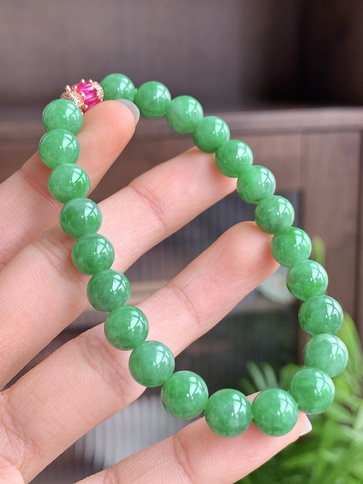 【珠子】冰阳绿手串圆珠子手串
【说明】缅料 性价比高  
【尺寸】8mm..
