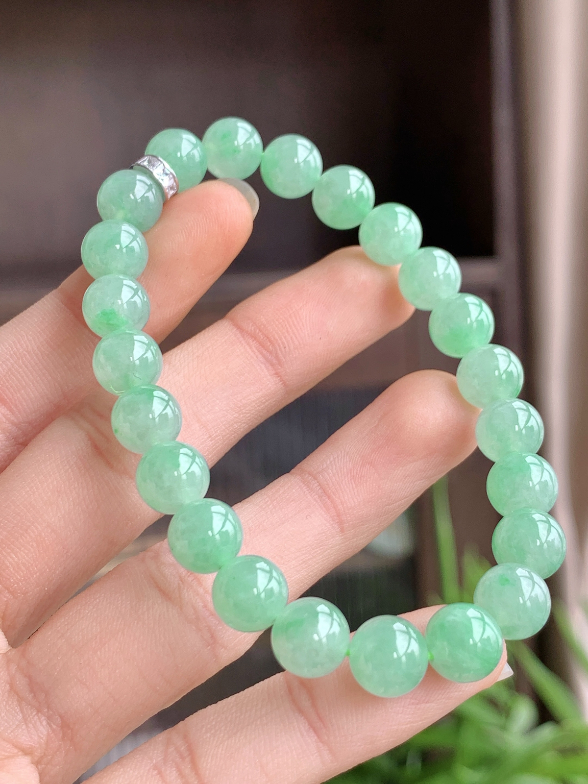 【珠子】冰甜绿手串圆珠子手串
【说明】缅料 性价比高  
【尺寸】8mm..