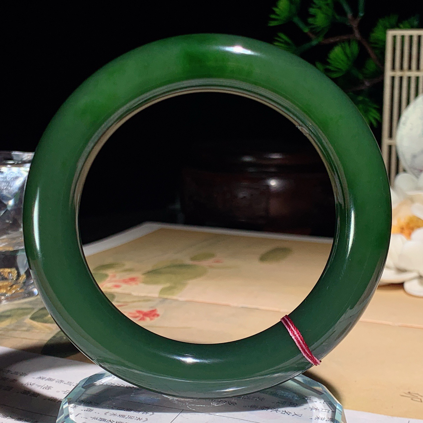 60圈口和田玉七号矿红皮料阳绿俄罗斯碧玉手镯！60圈口尺寸13/12重90.4克 玉质细腻油润 底色