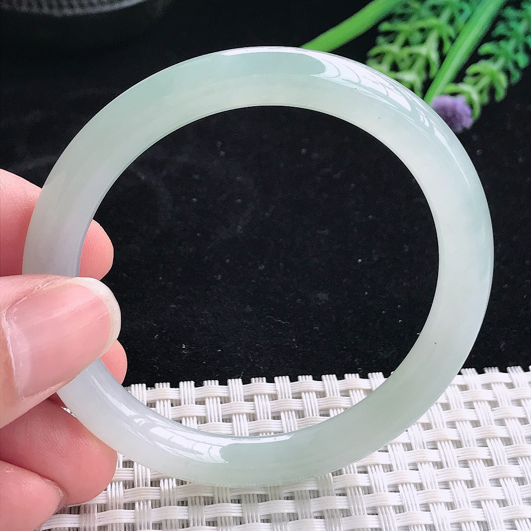 实拍A货翡翠53.5/8.1老坑冰纯果冻胶冰晴圆条手镯翡翠玉镯平安镯美人镯