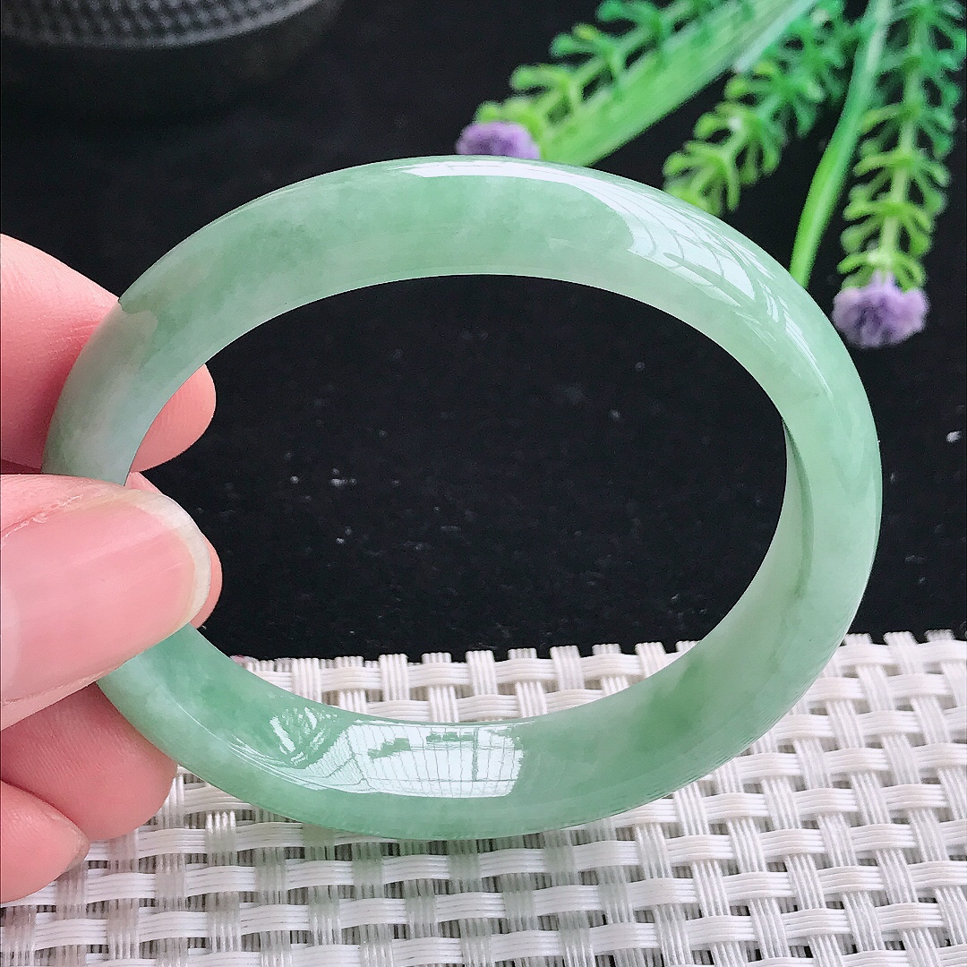 实拍A货翡翠53.5/47.5/12.2/6.8老坑精美温润满绿贵妃手镯翡翠宽边玉镯平安镯