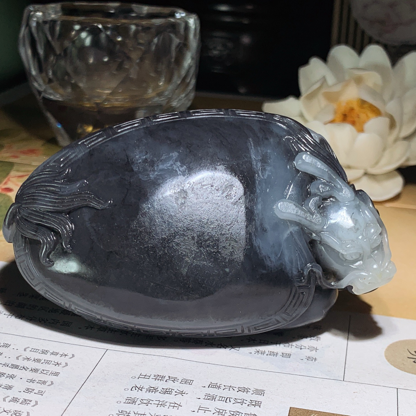 新疆籽料青花招财进宝富贵长寿龙龟把件。尺寸80/49/28重190.4克。玉质细腻油润。手推出油。品相大气。lt260413