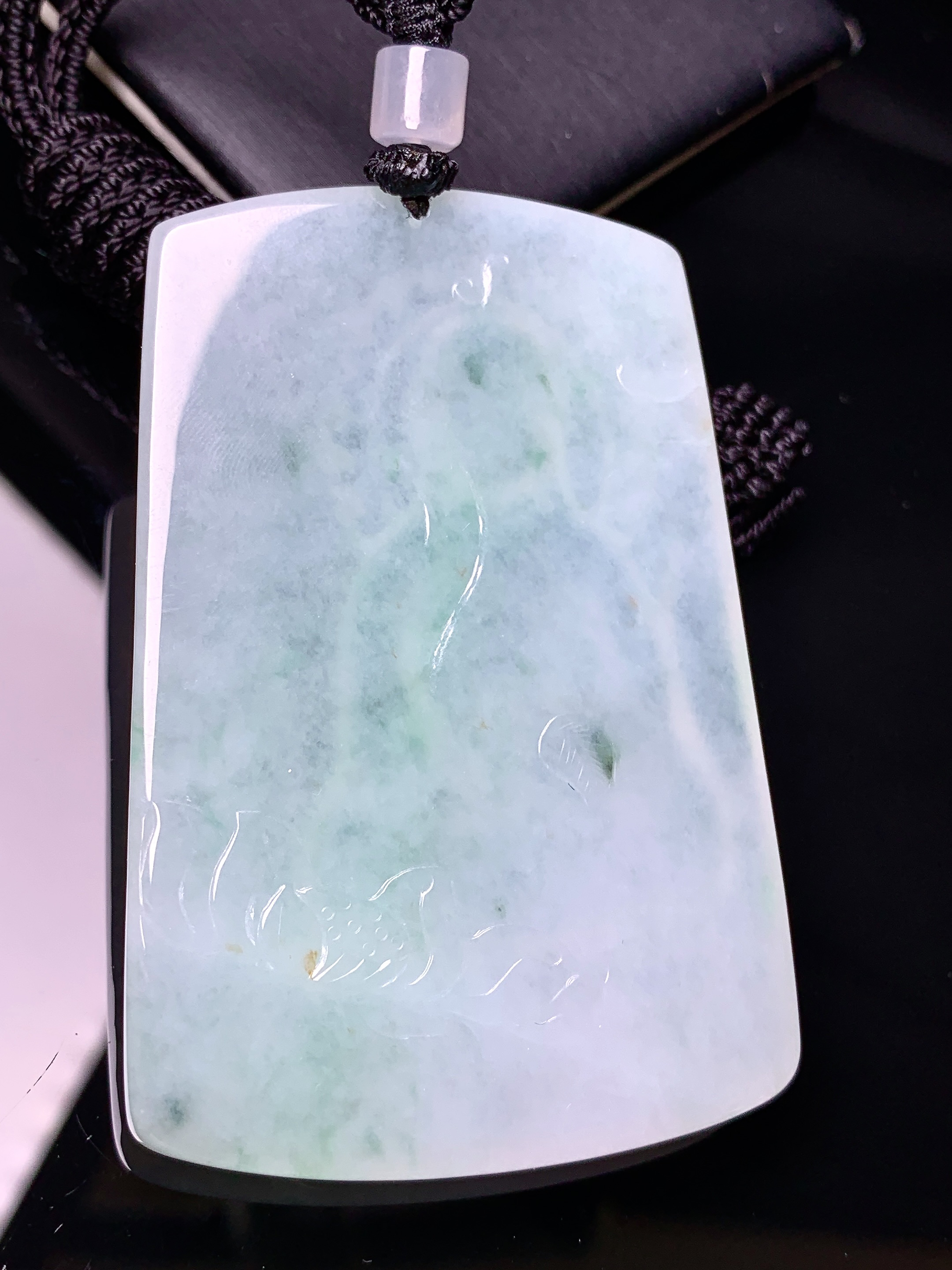 冰种观音菩萨吊坠 玉质细腻 色泽艳丽清新 水润亮眼 整体尺寸64.3*42.8*6L1