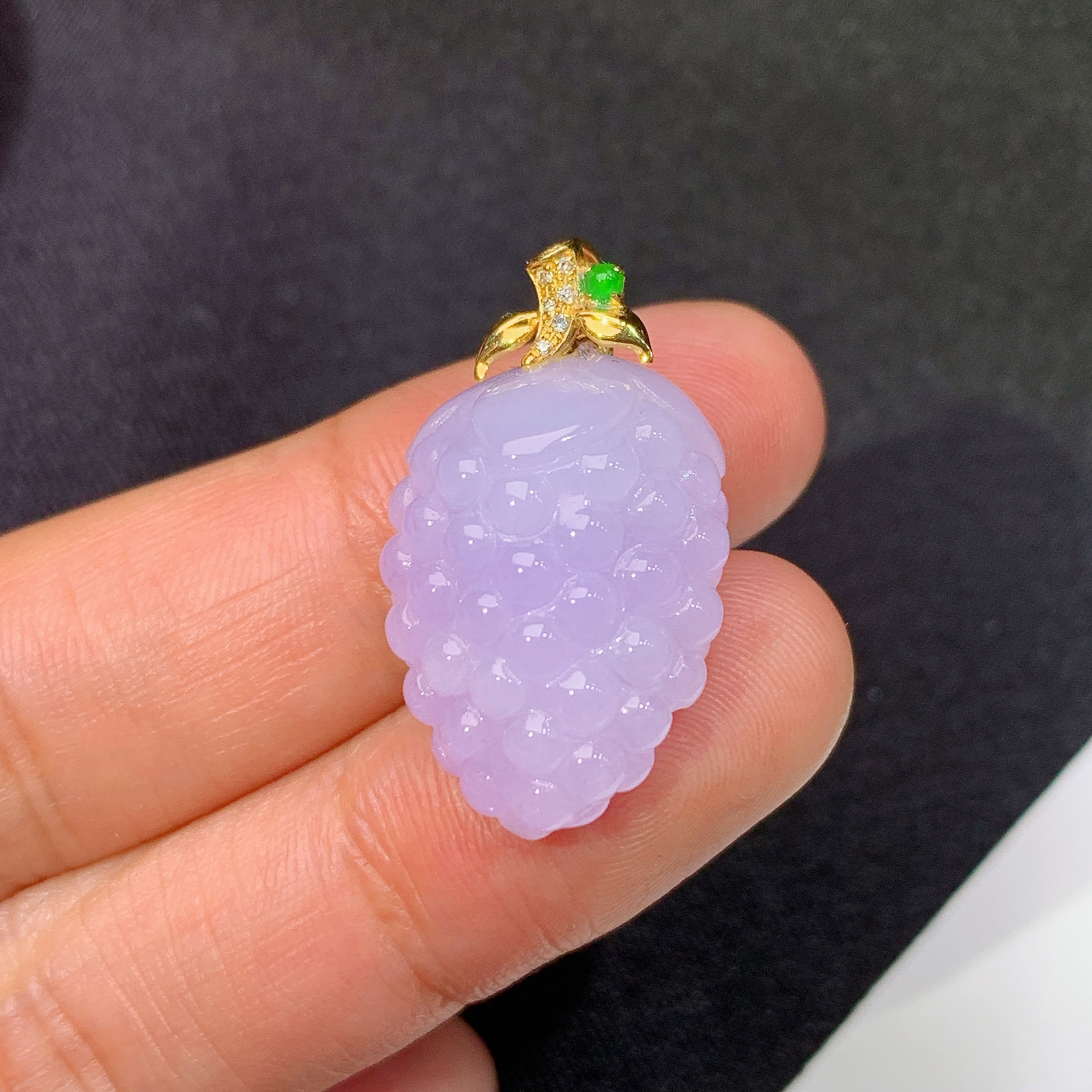 紫罗兰葡萄吊坠，18k金镶嵌，温润细腻，颜色鲜艳，M002 尺寸26.2*15*10