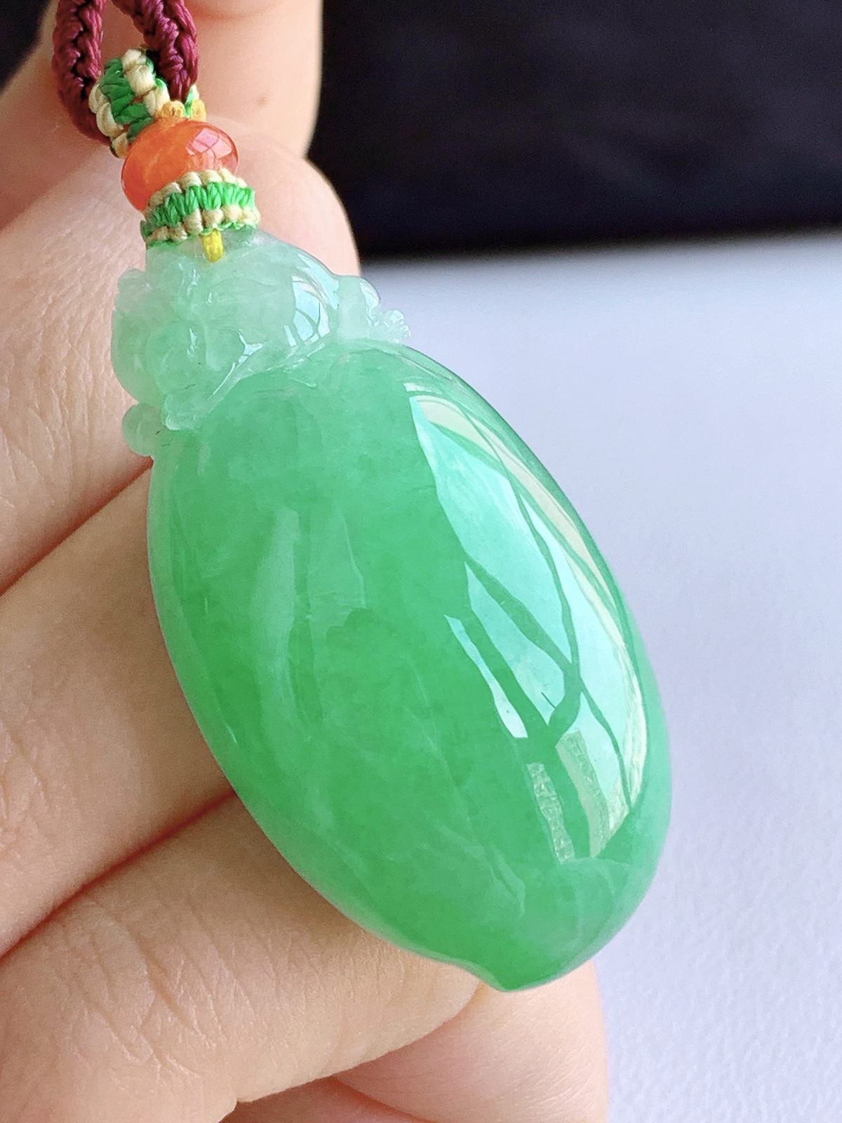 高冰阳绿貔貅福瓜吊坠
【说明】缅料 完美 性价比高  
【尺寸】41-21.6-14.4
【重量】2