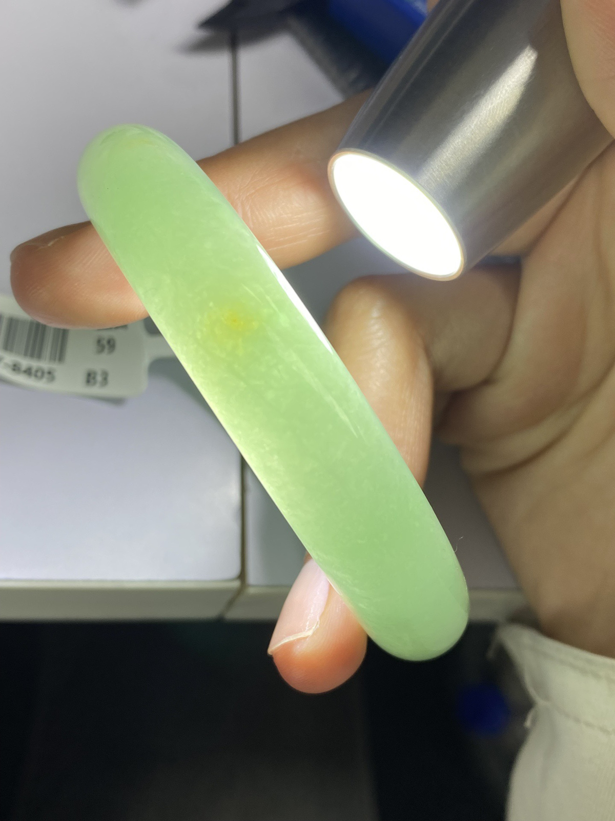 正圈59圈口，翡翠糯化种甜绿色手镯