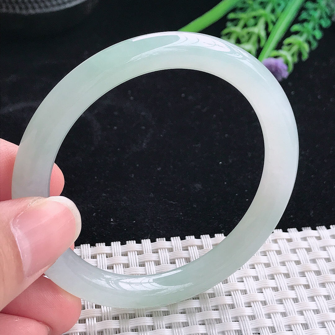 实拍A货翡翠53.5/8.1老坑冰纯果冻胶冰晴圆条手镯翡翠玉镯平安镯美人镯