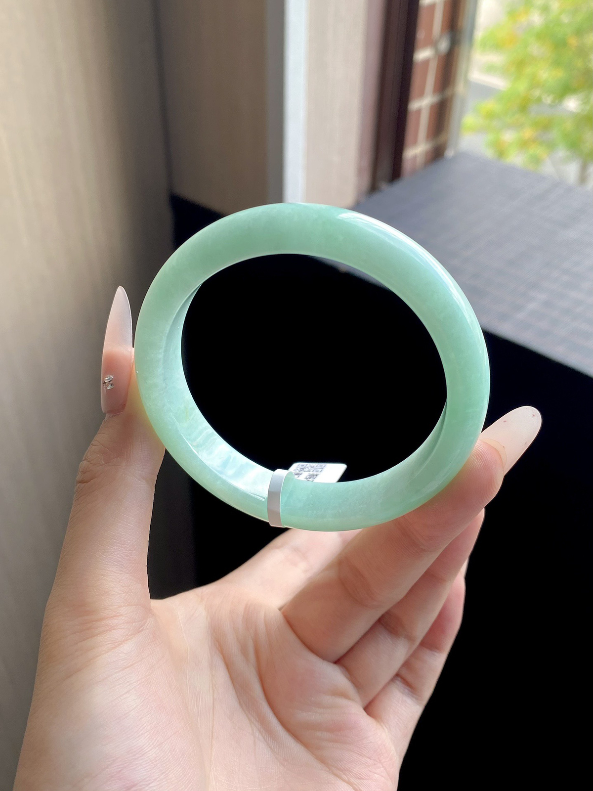 正圈59圈口，翡翠糯化种甜绿色手镯