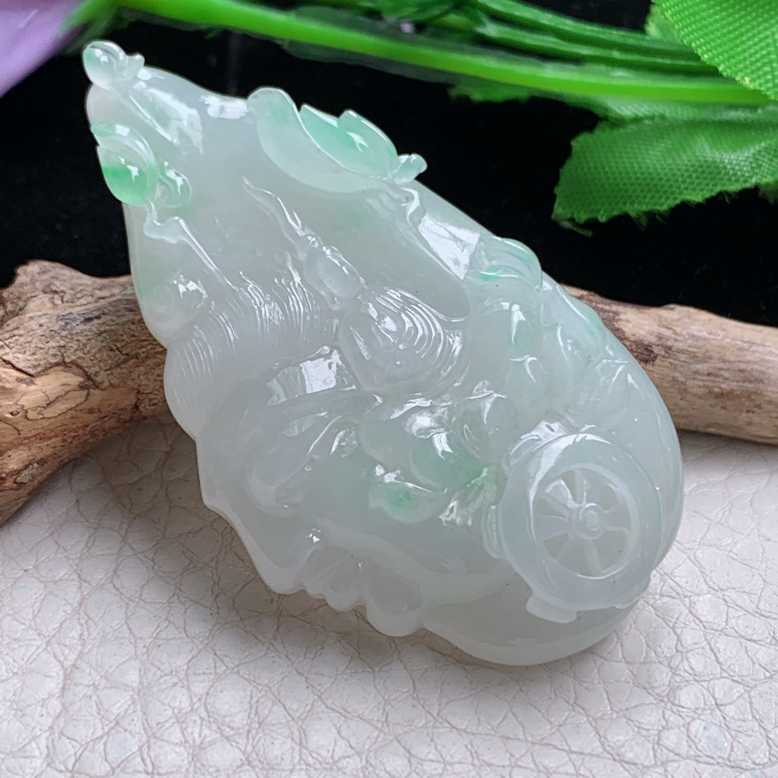 lz实拍58.5*33.5*11天然缅甸翡翠冰飘绿随形普度众生 无相观音玉吊坠 玉挂件