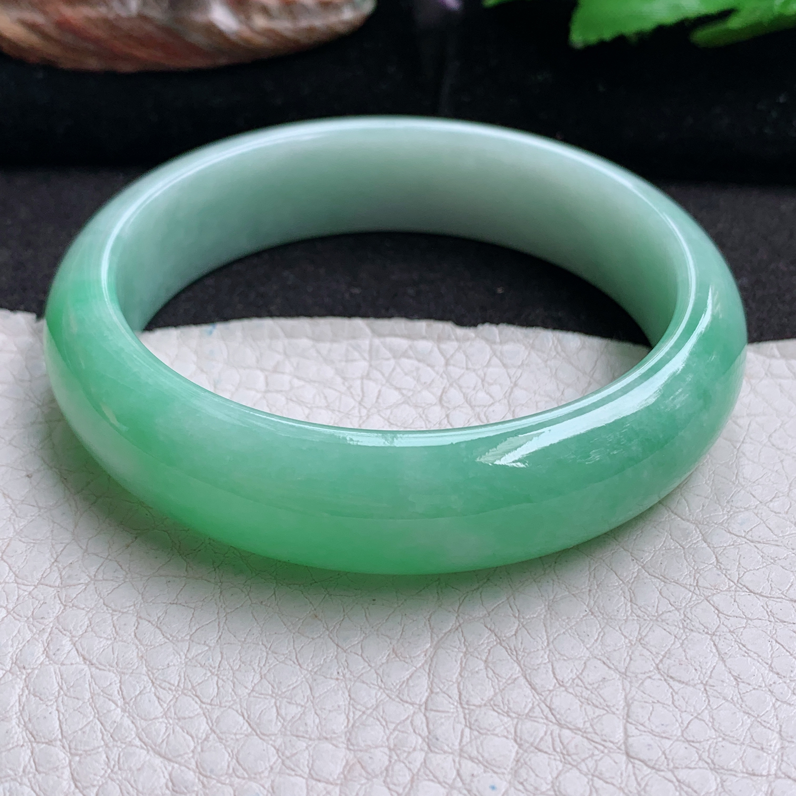 js实拍58.5*15.3*8招财镯 天然缅甸翡翠a货手镯半山水正圈玉镯子